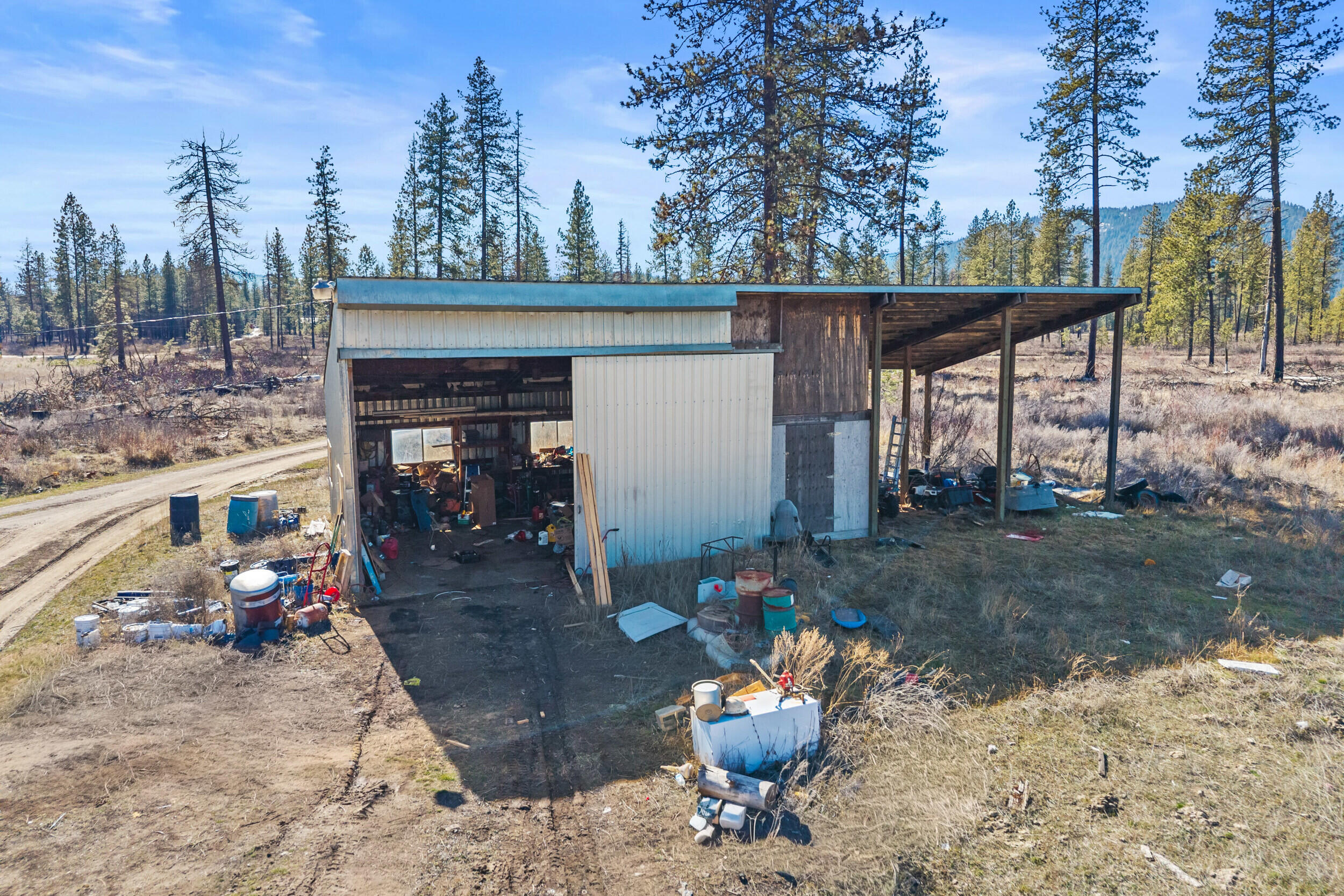 
                        Property photograph at
                        3031 HALL CREEK RD
                      