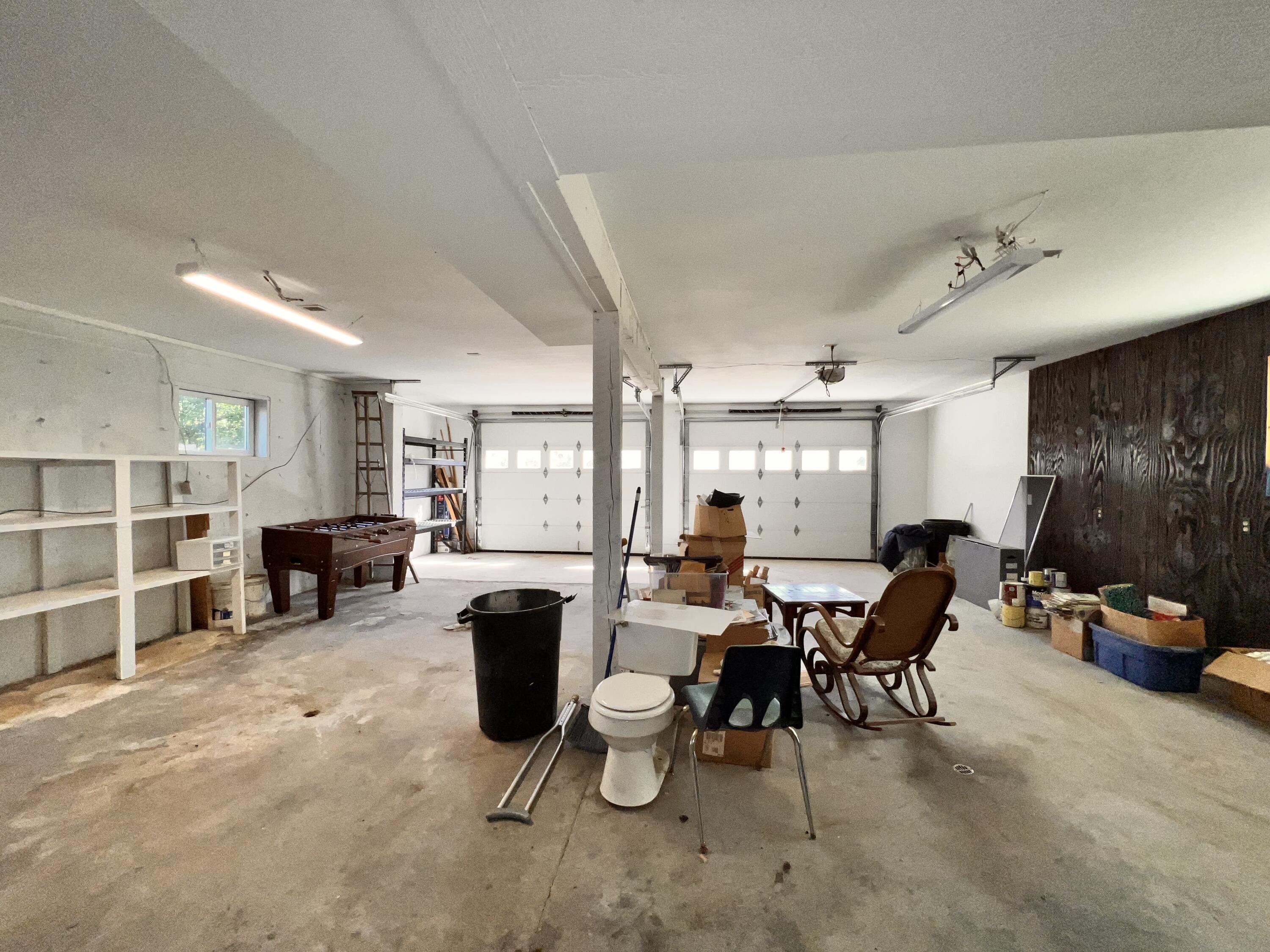
                        Property photograph at
                        17320 HIGHWAY 21 N
                      