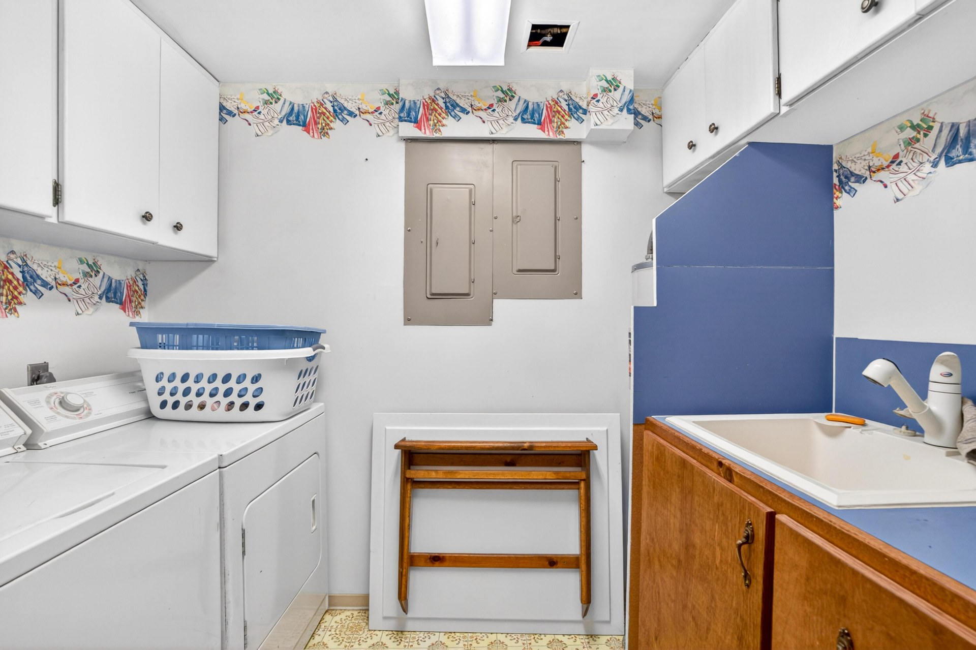 
                        Property photograph at
                        59 BISBEE CREEK LN
                      