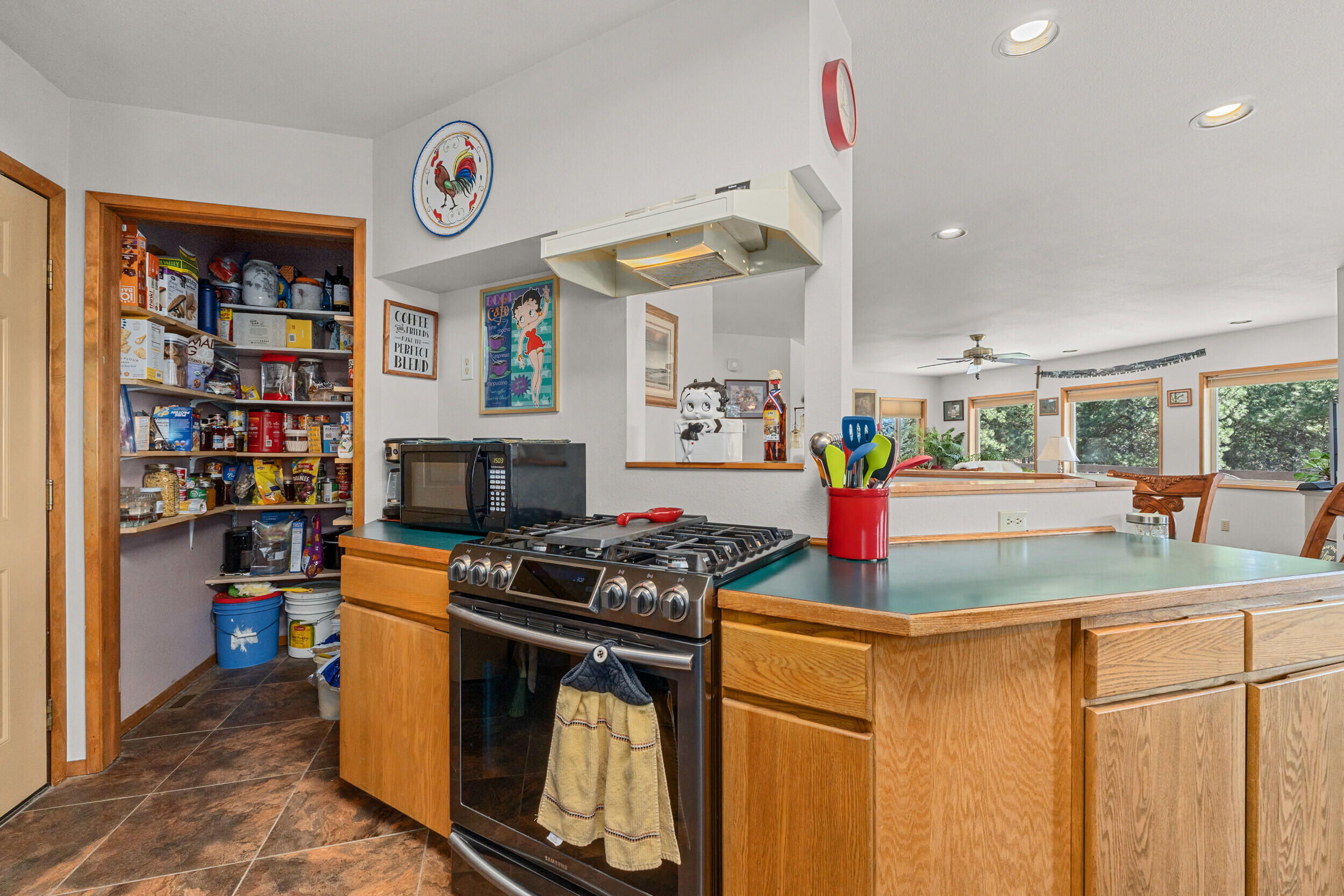 
                        Property photograph at
                        753 C ARDEN BUTTE RD
                      