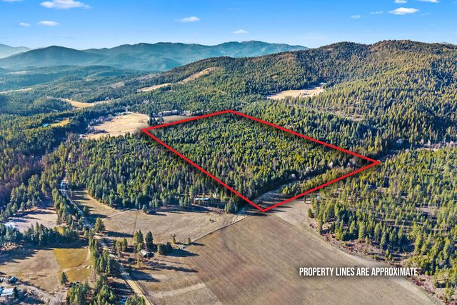 
            Exterior of
            28XX BURNT VALLEY (80AC) RD
          