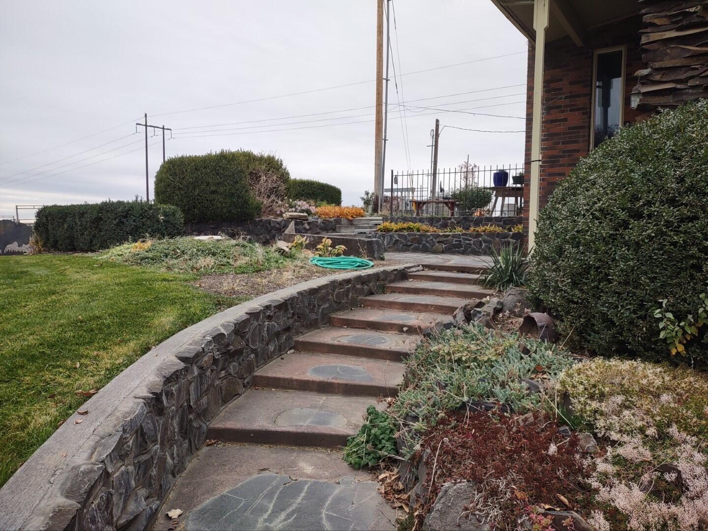 
                        Property photograph at
                        2175 W MCMANAMON RD
                      