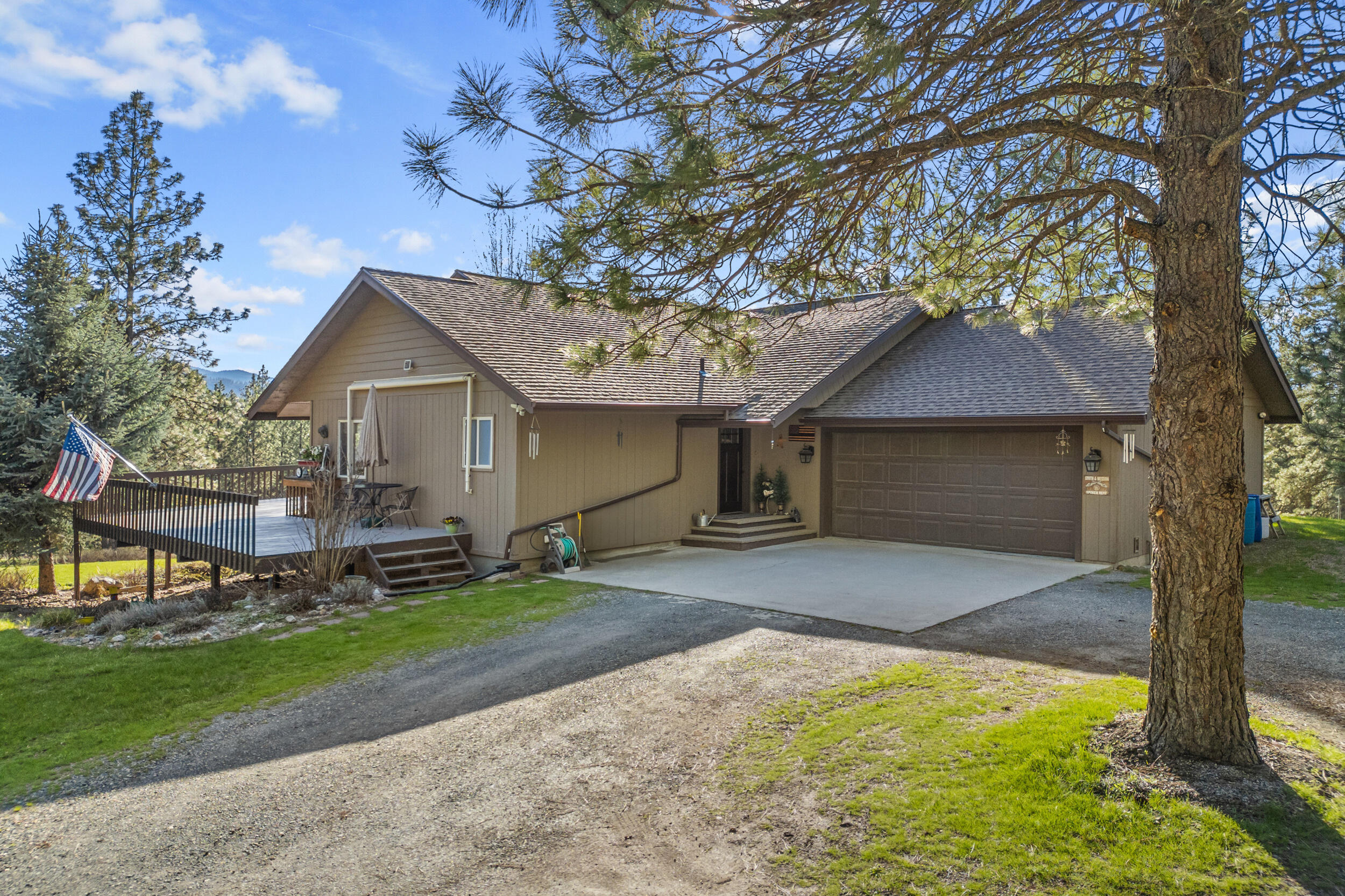 
                        Property photograph at
                        753 C ARDEN BUTTE RD
                      
