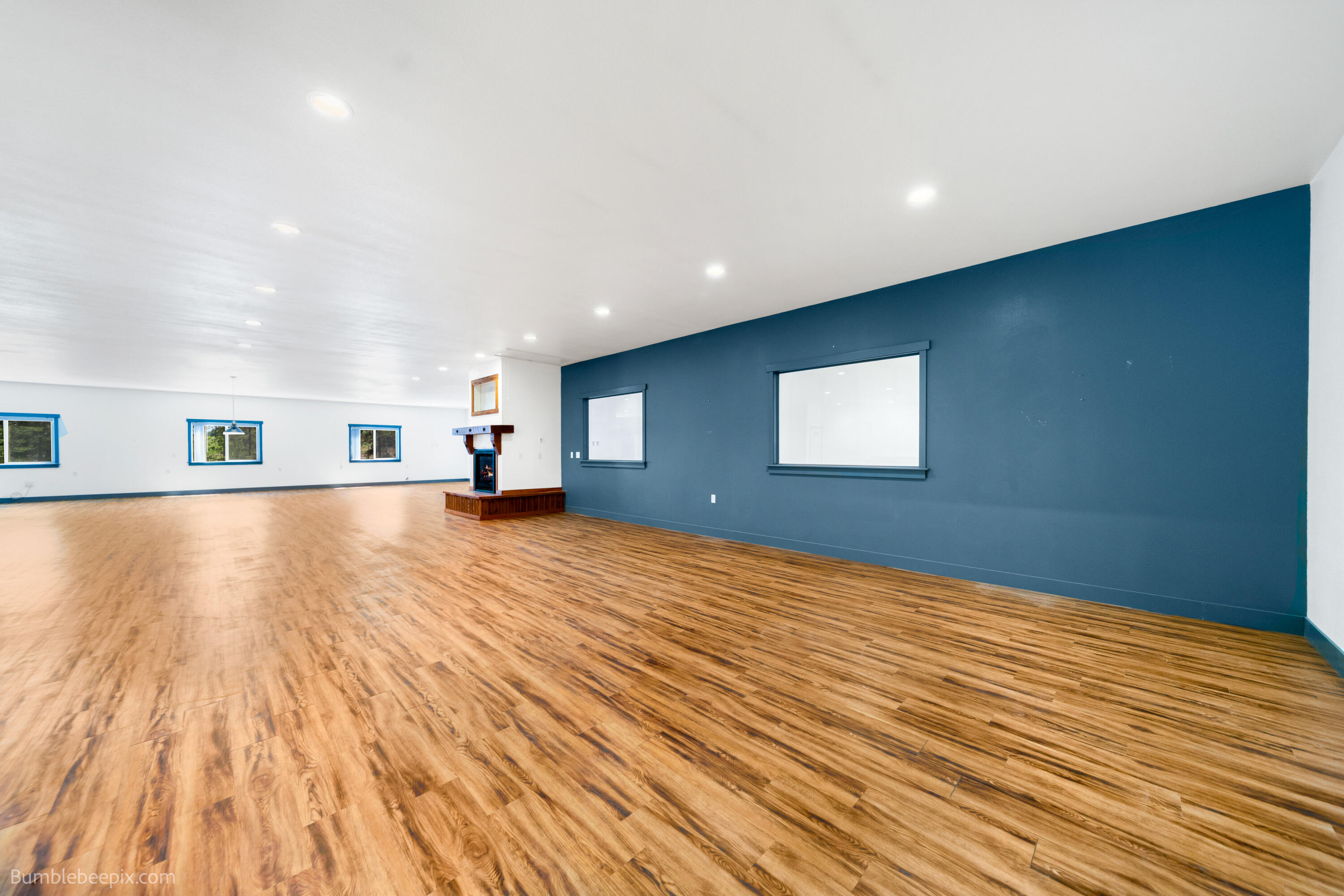 
                        Property photograph at
                        393958 HIGHWAY 20
                      