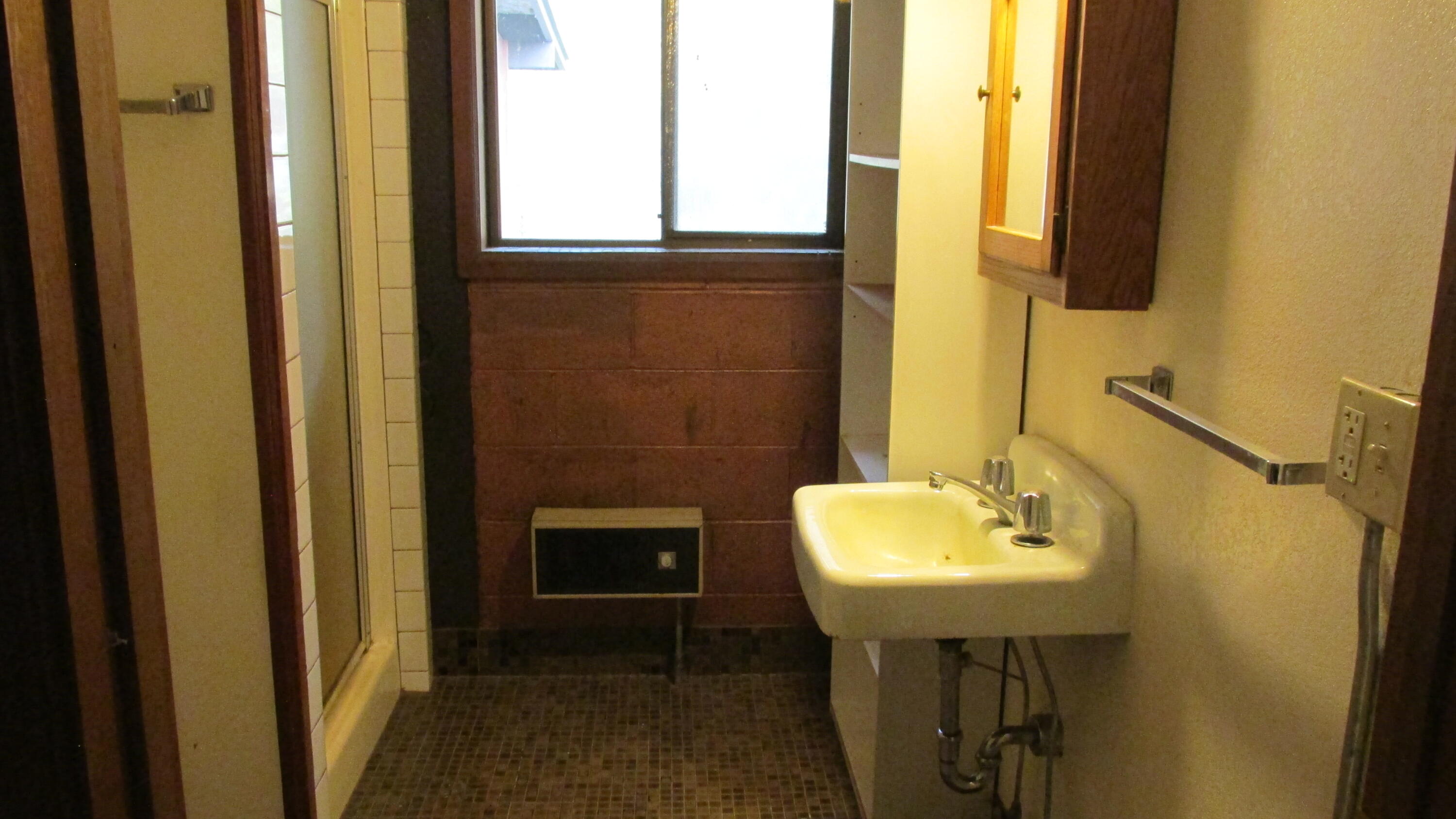 
                        Property photograph at
                        1475 US-395
                      