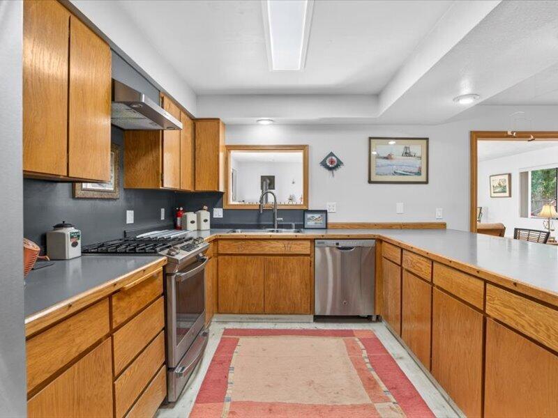
                        Property photograph at
                        147 RICHMOND LN
                      