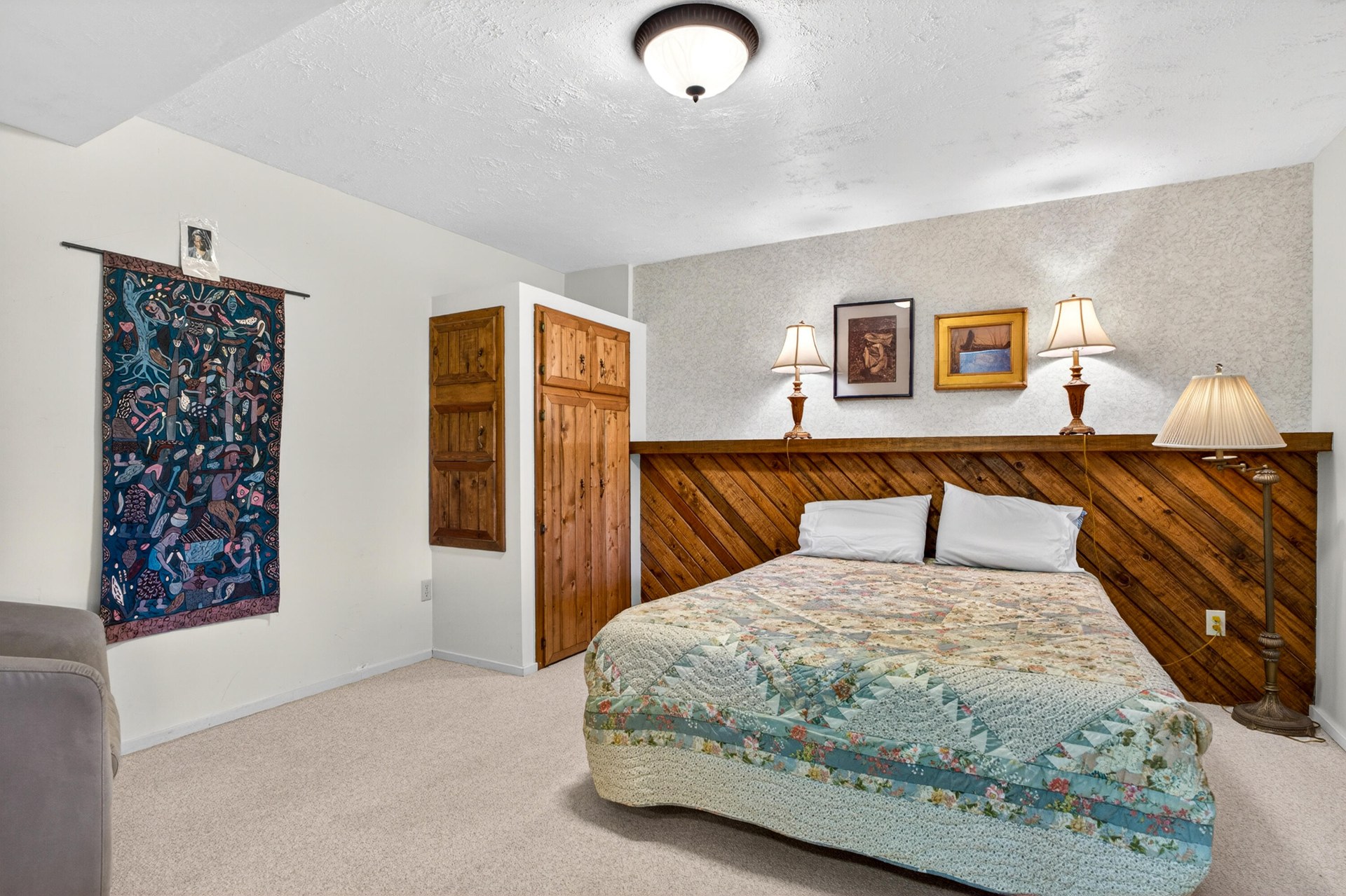 
                        Property photograph at
                        59 BISBEE CREEK LN
                      