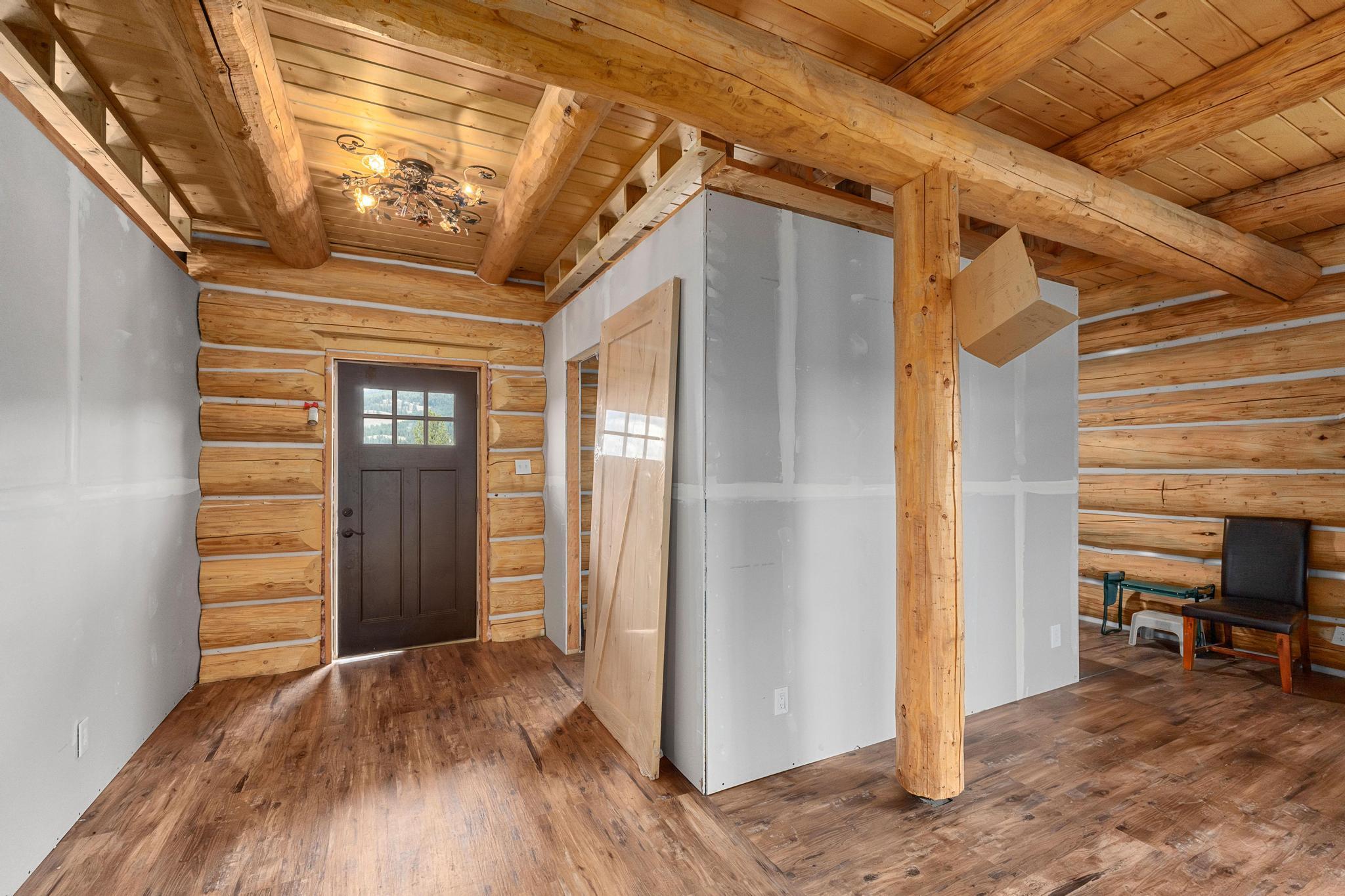 
                        Property photograph at
                        112 SUGARLOAF RD
                      