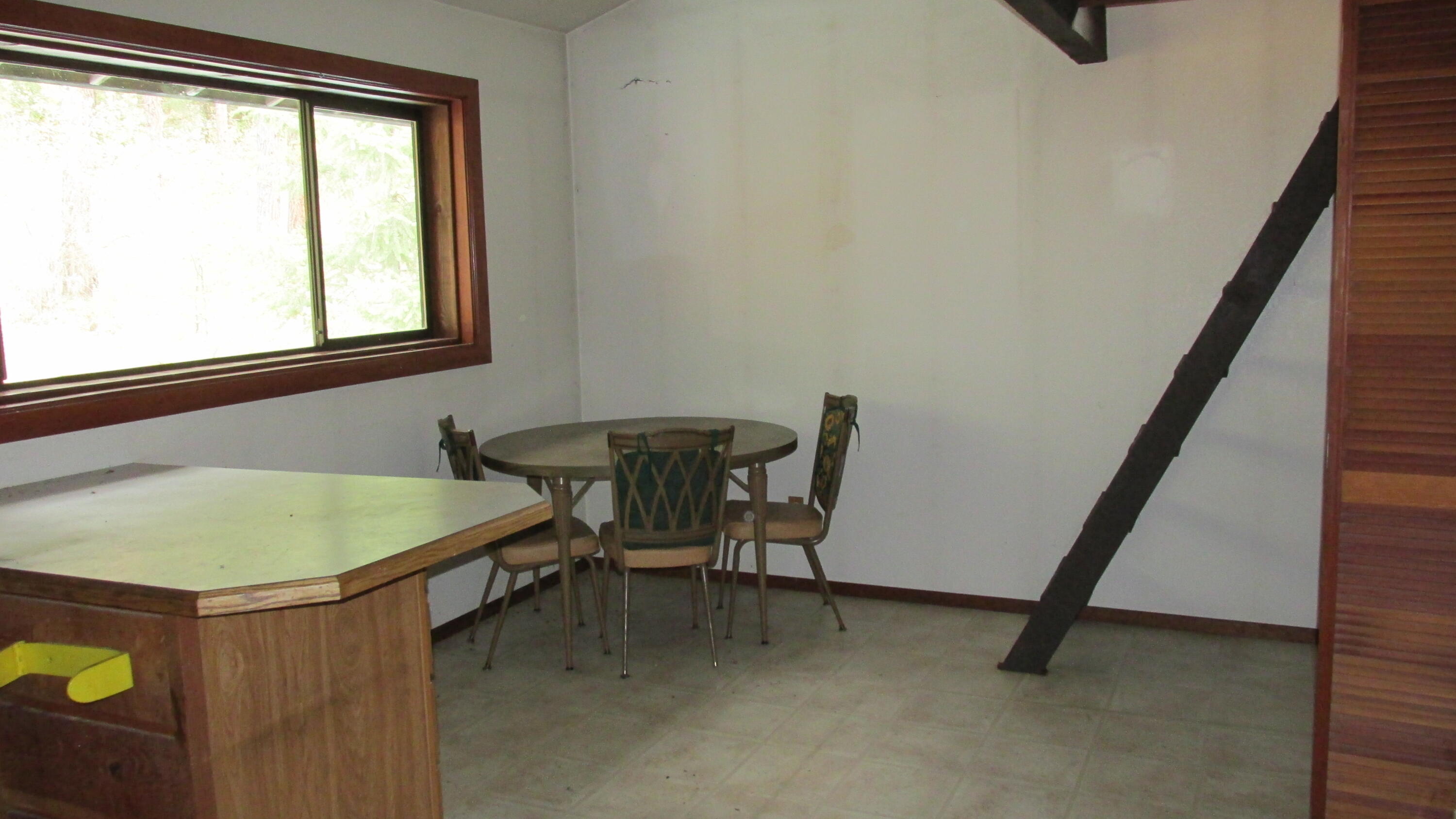 
                        Property photograph at
                        1475 US-395
                      