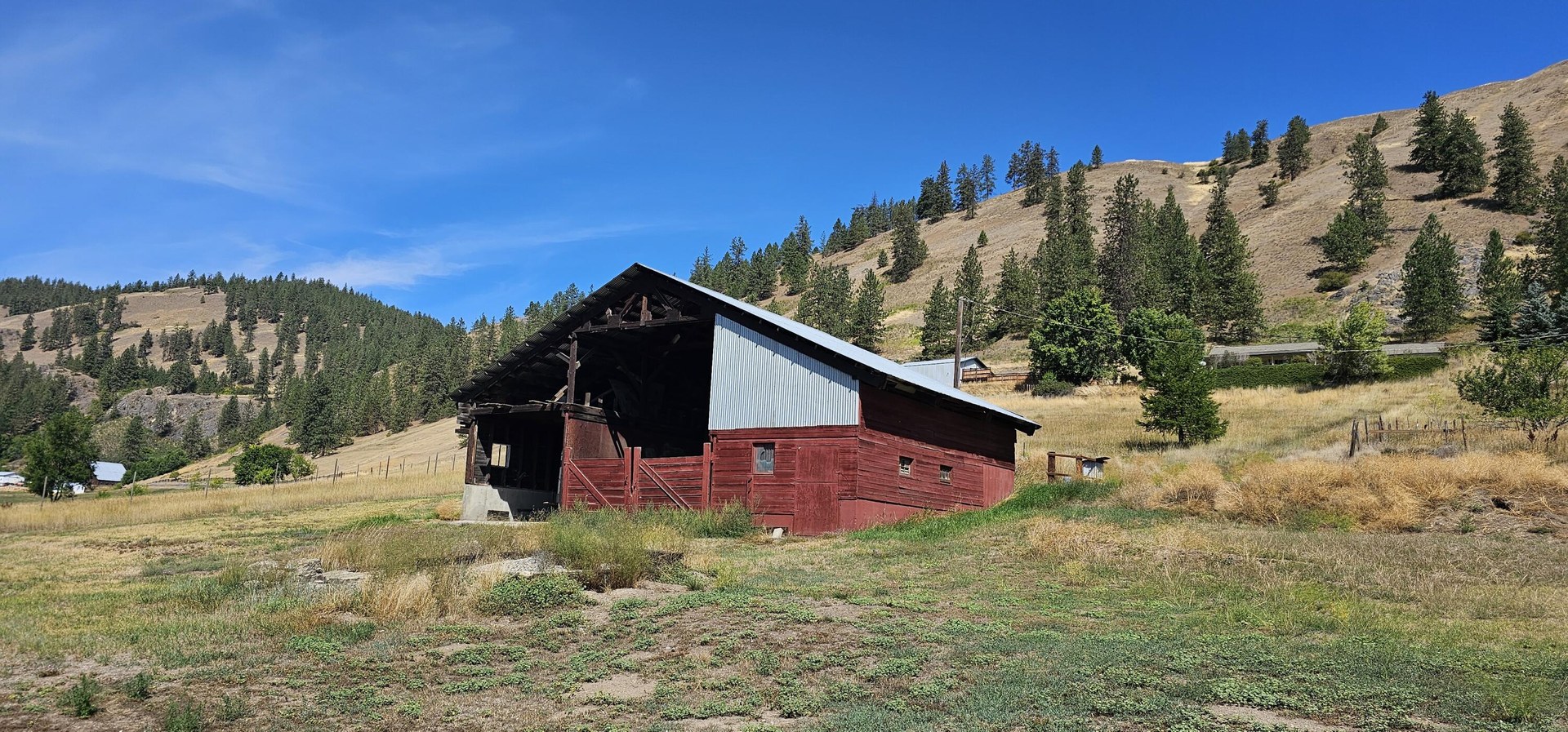 
                        Property photograph at
                        792 A HWY 395 N
                      