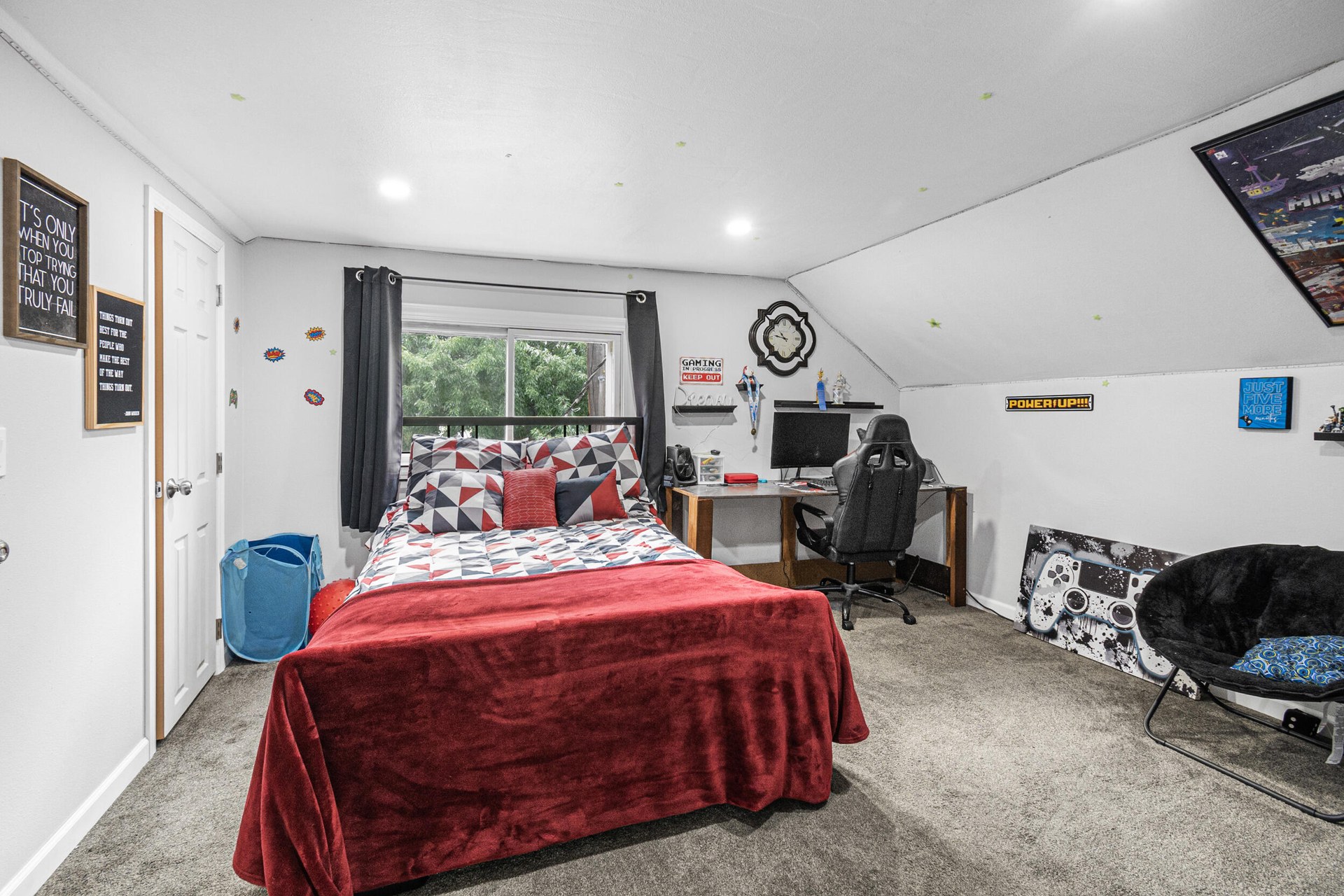 
                        Property photograph at
                        792 A HWY 395 N
                      