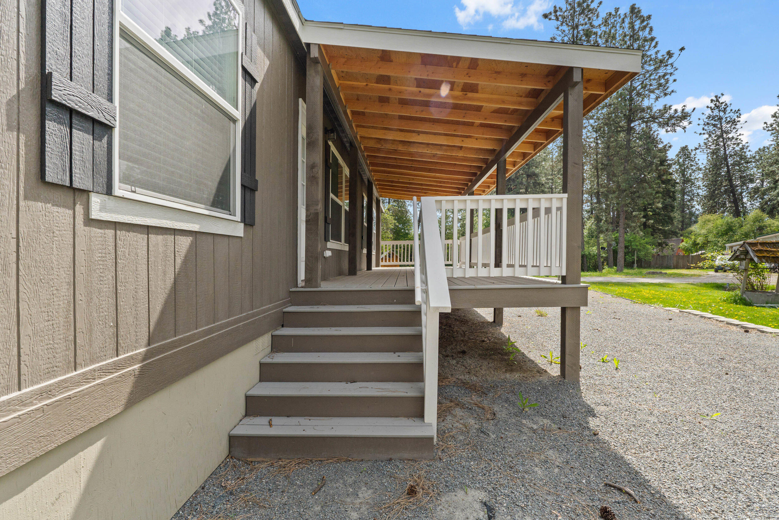
                        Property photograph at
                        5 COLUMBIA DR
                      
