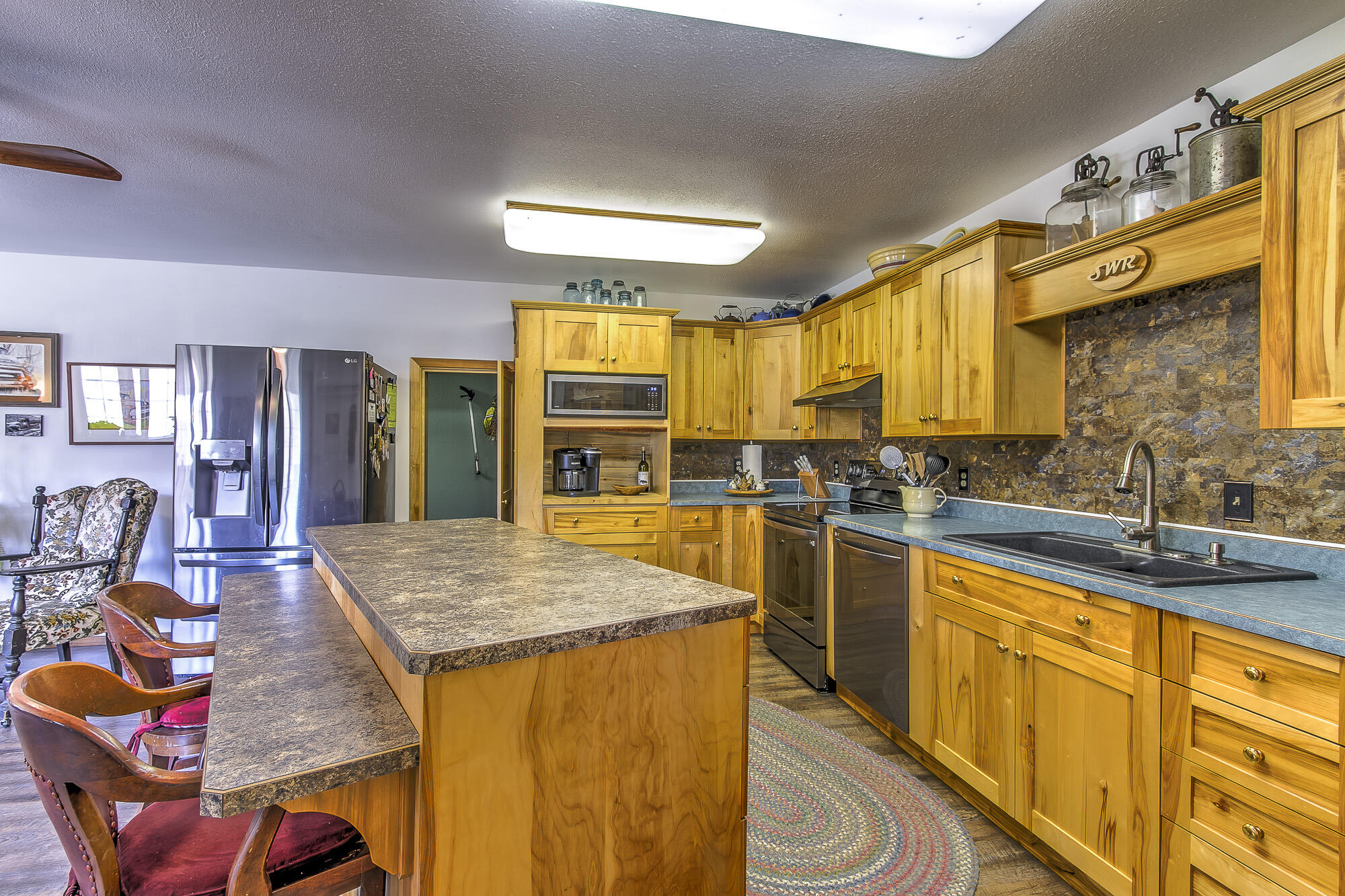 
                        Property photograph at
                        3829 DEEP LAKE BOUNDARY RD
                      