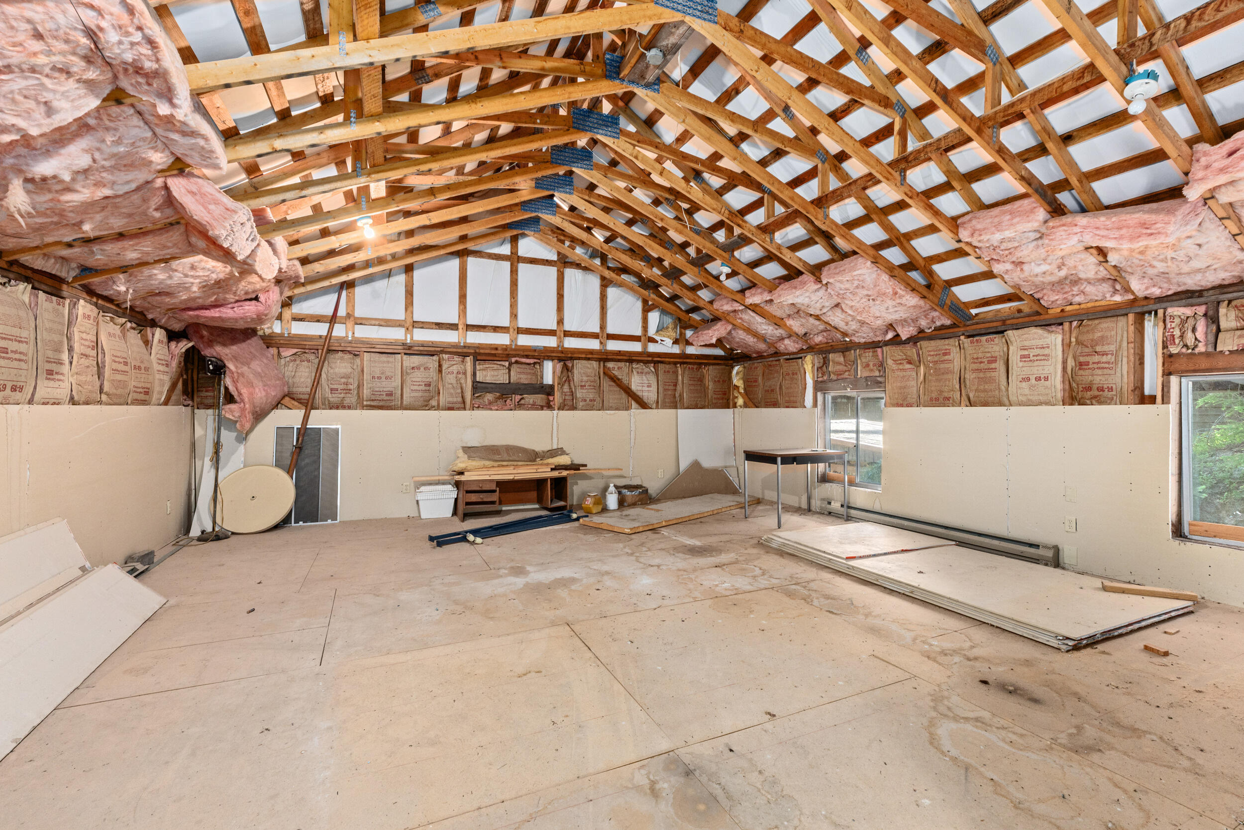 
                        Property photograph at
                        2594 TAMARACK DR
                      