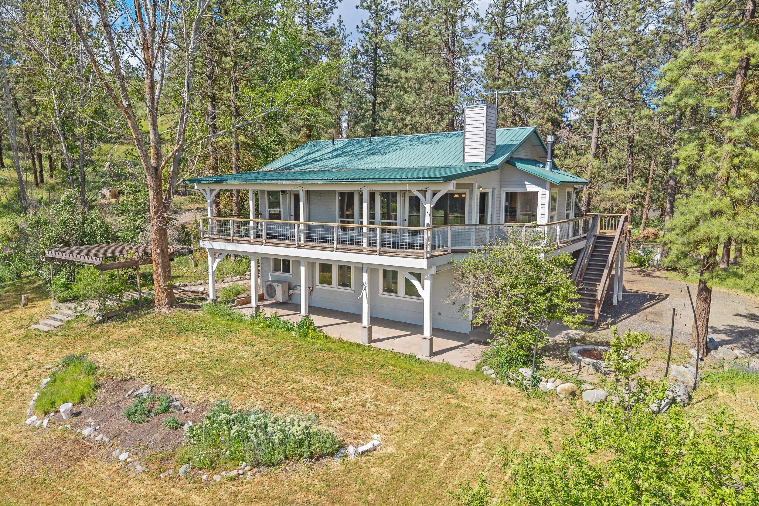 
            Exterior of
            998C ARTMAN-GIBSON RD
          
