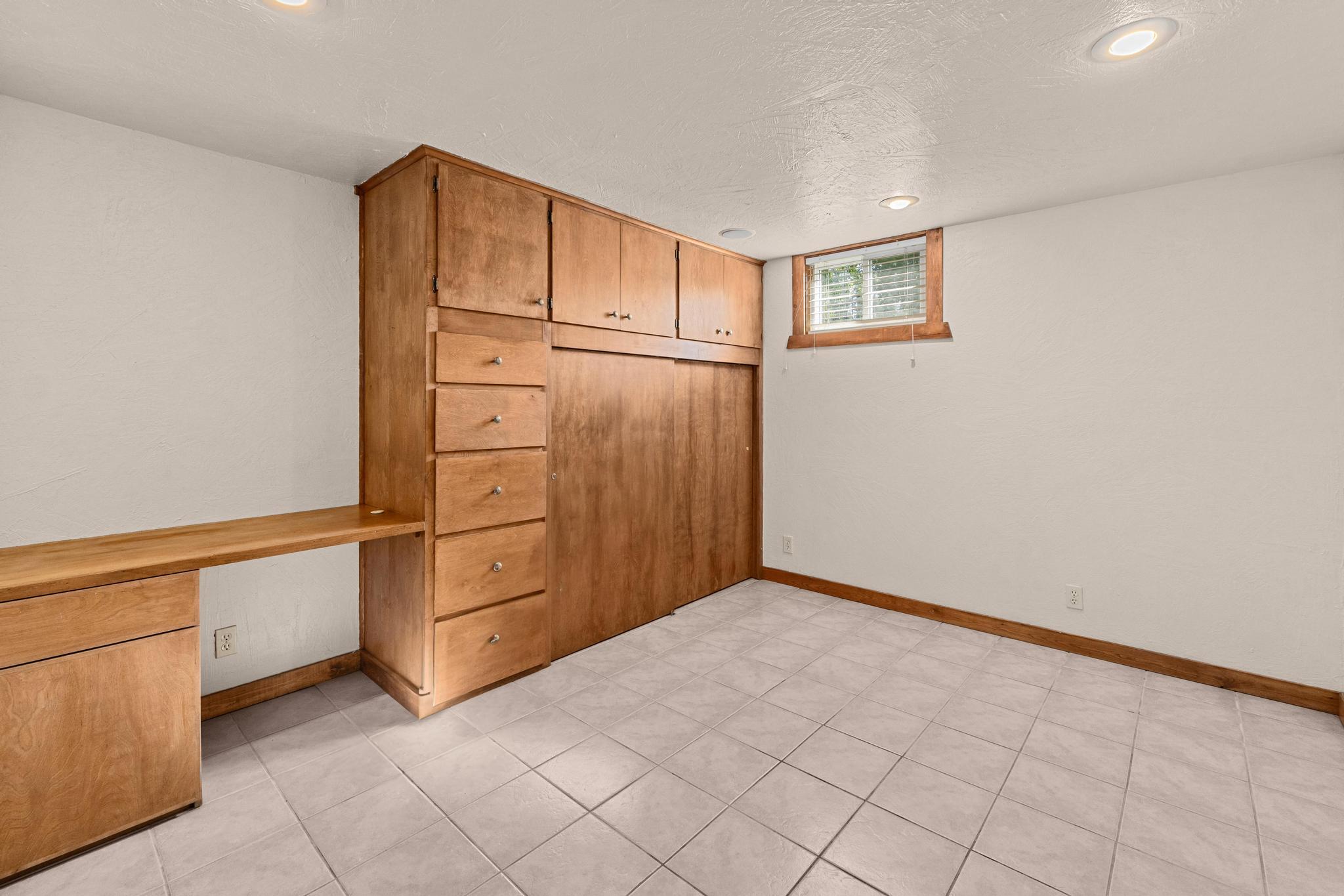 
                        Property photograph at
                        1381 LITTLE TWIN LAKES RD
                      
