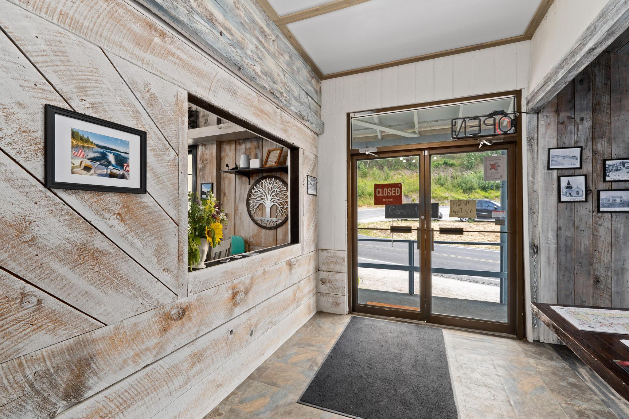 
                        Property photograph at
                        4952 HIGHWAY 25 S
                      