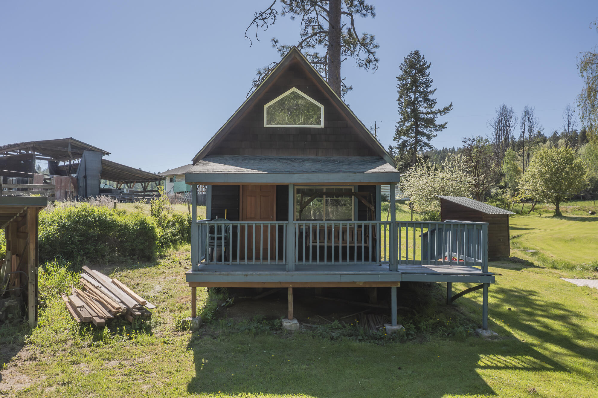 
                        Property photograph at
                        798 BARZEE RD
                      