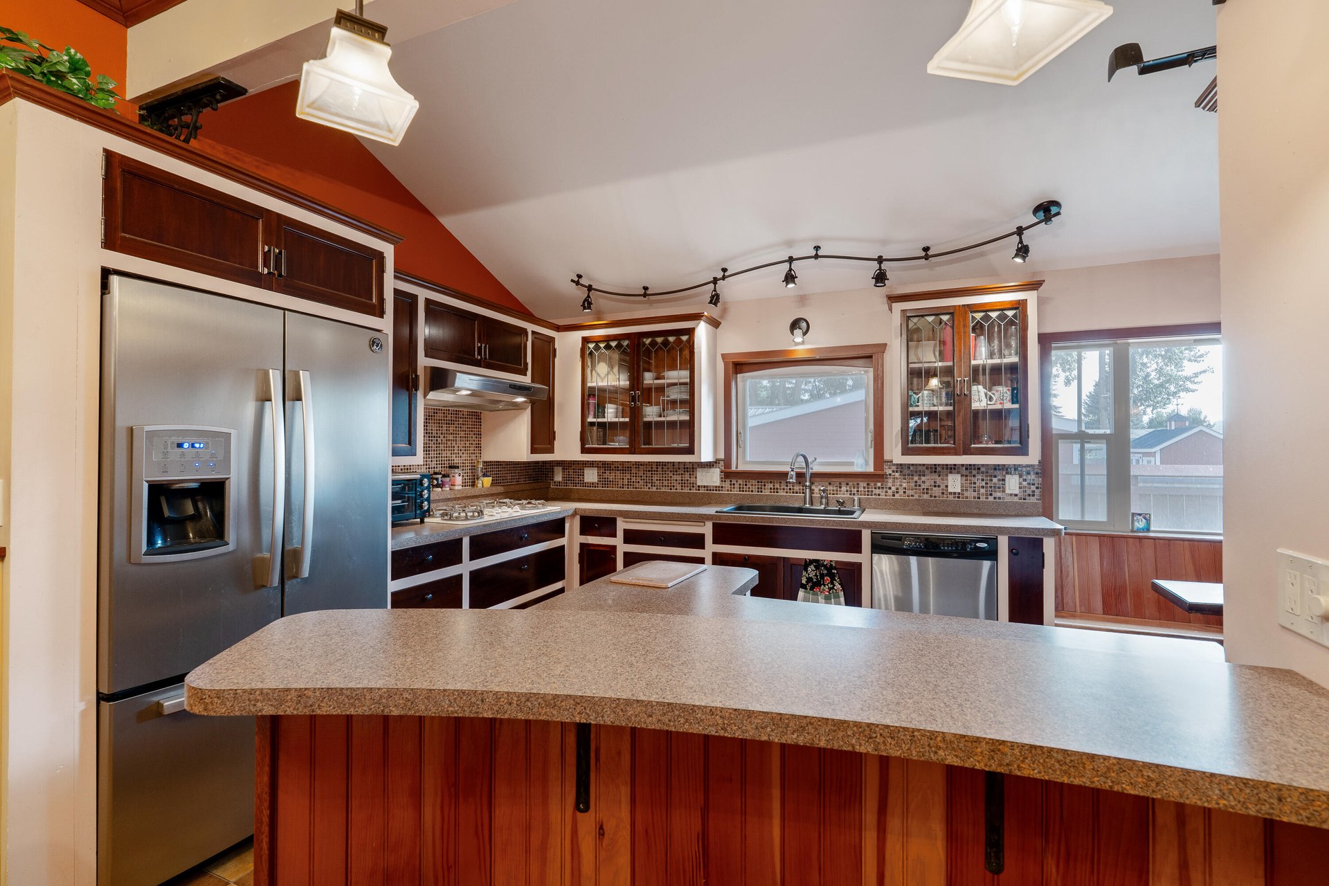 
                        Property photograph at
                        903 W KING ST
                      