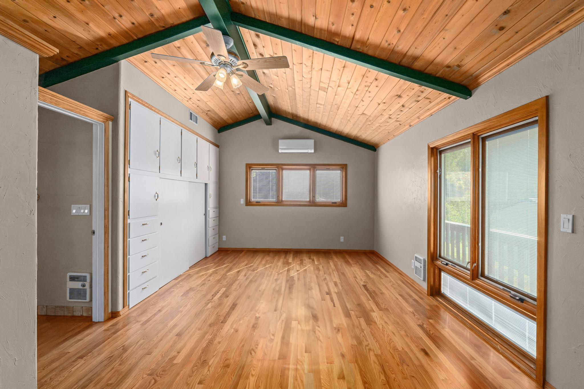 
                        Property photograph at
                        1381 LITTLE TWIN LAKES RD
                      