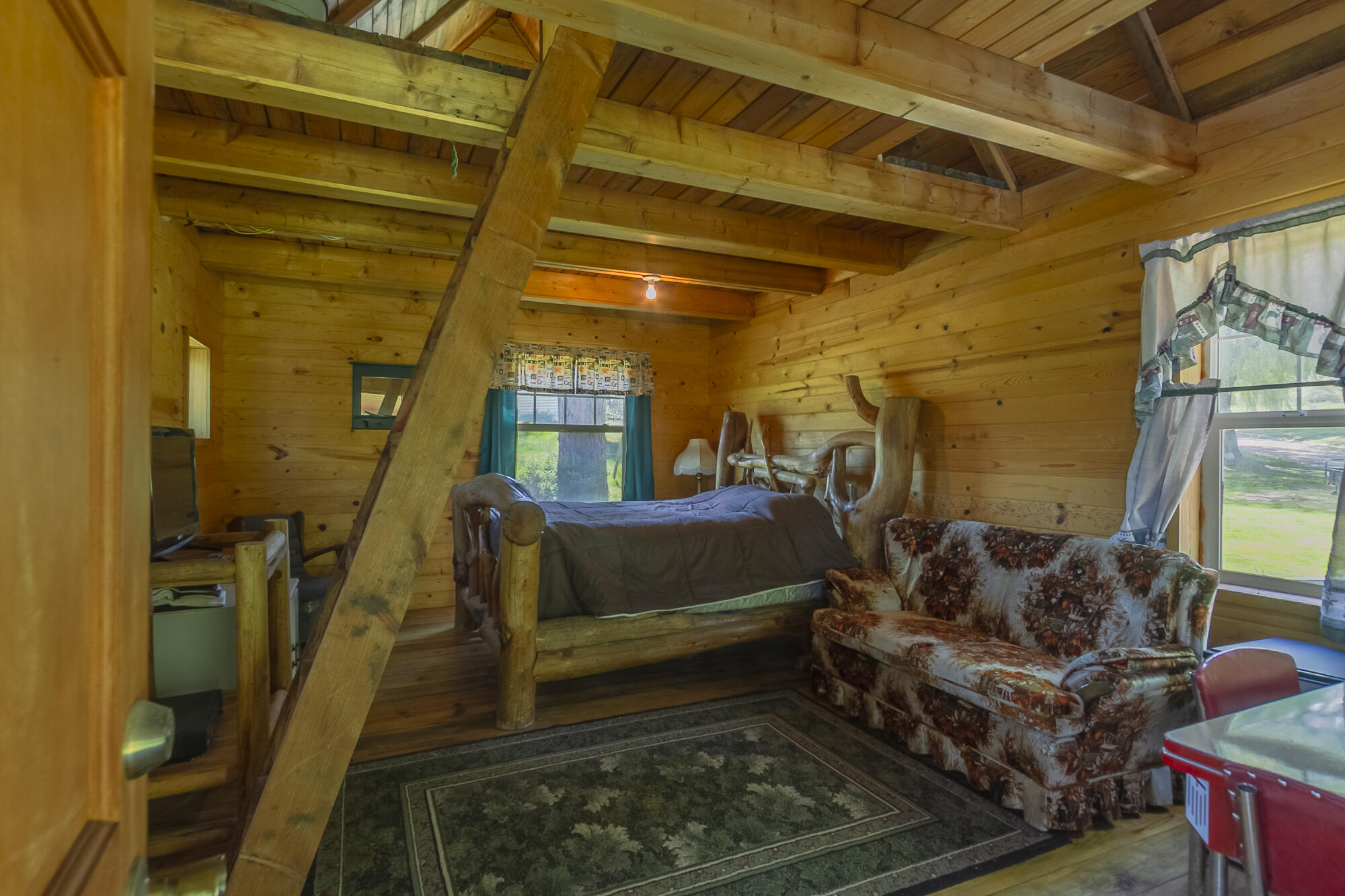 
                        Property photograph at
                        798 BARZEE RD
                      