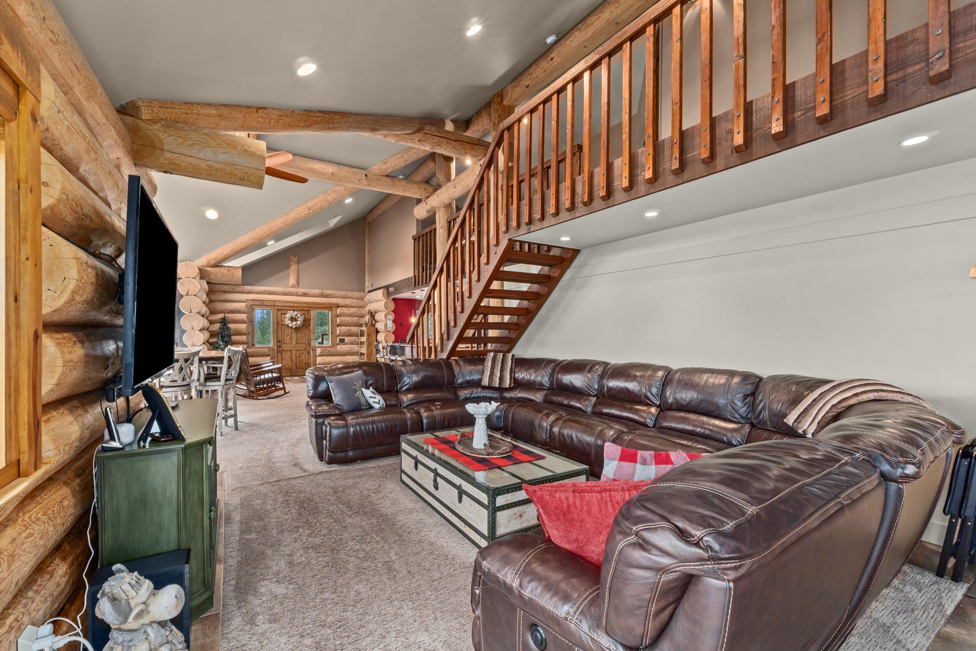 
                        Property photograph at
                        33905 WINTERWOOD LN E
                      