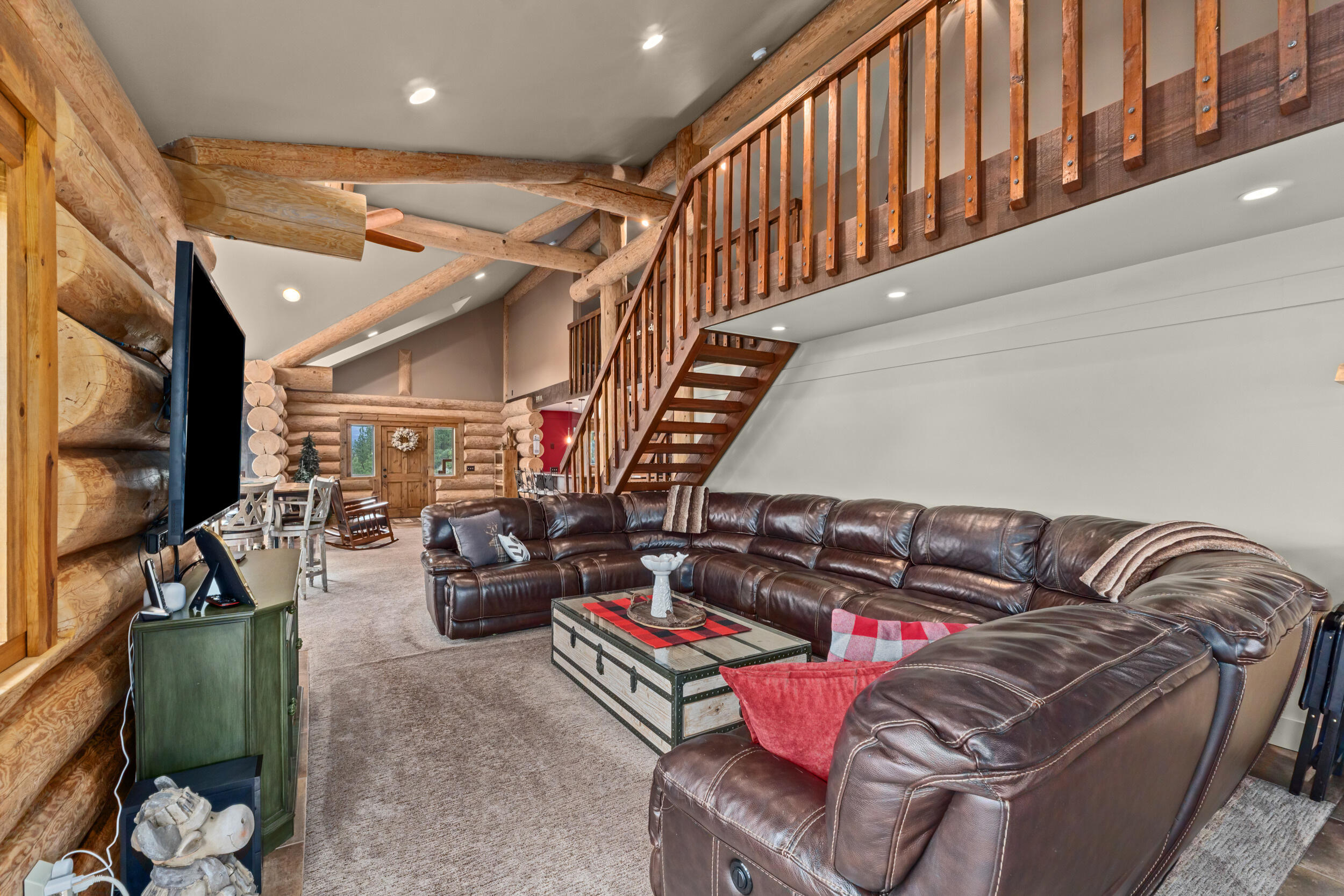 
                        Property photograph at
                        33905 WINTERWOOD LN E
                      