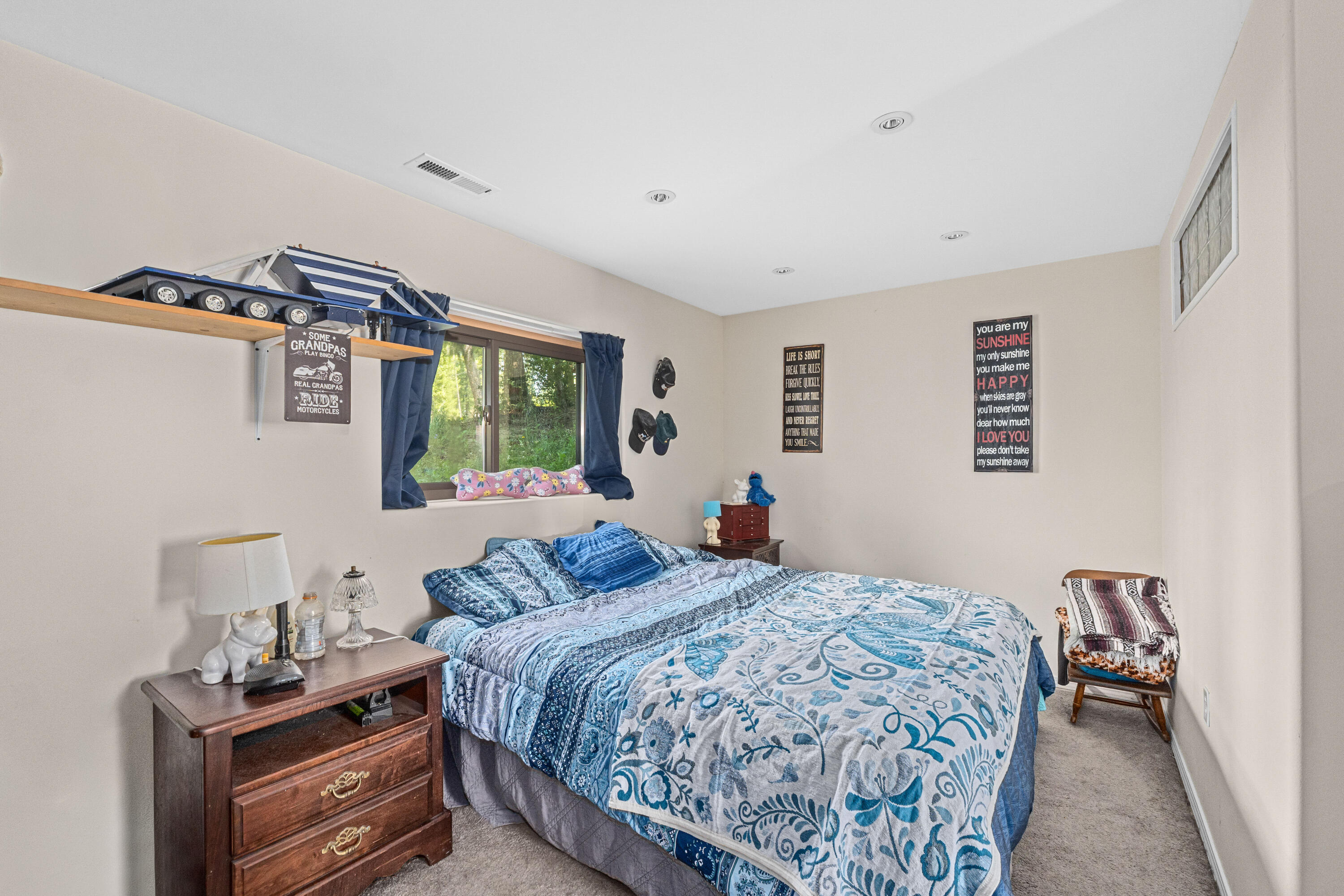 
                        Property photograph at
                        3733 V SAND CREEK RD
                      