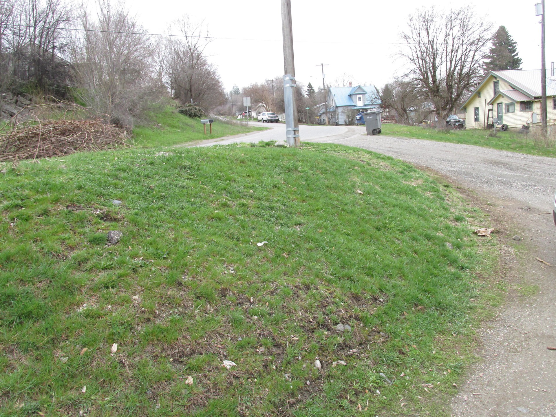 
                        Property photograph at
                        8XX N WASHINGTON AVE
                      