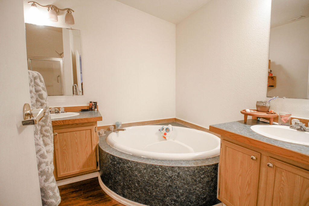 
                        Property photograph at
                        686 OLD ARDEN #38 HWY
                      