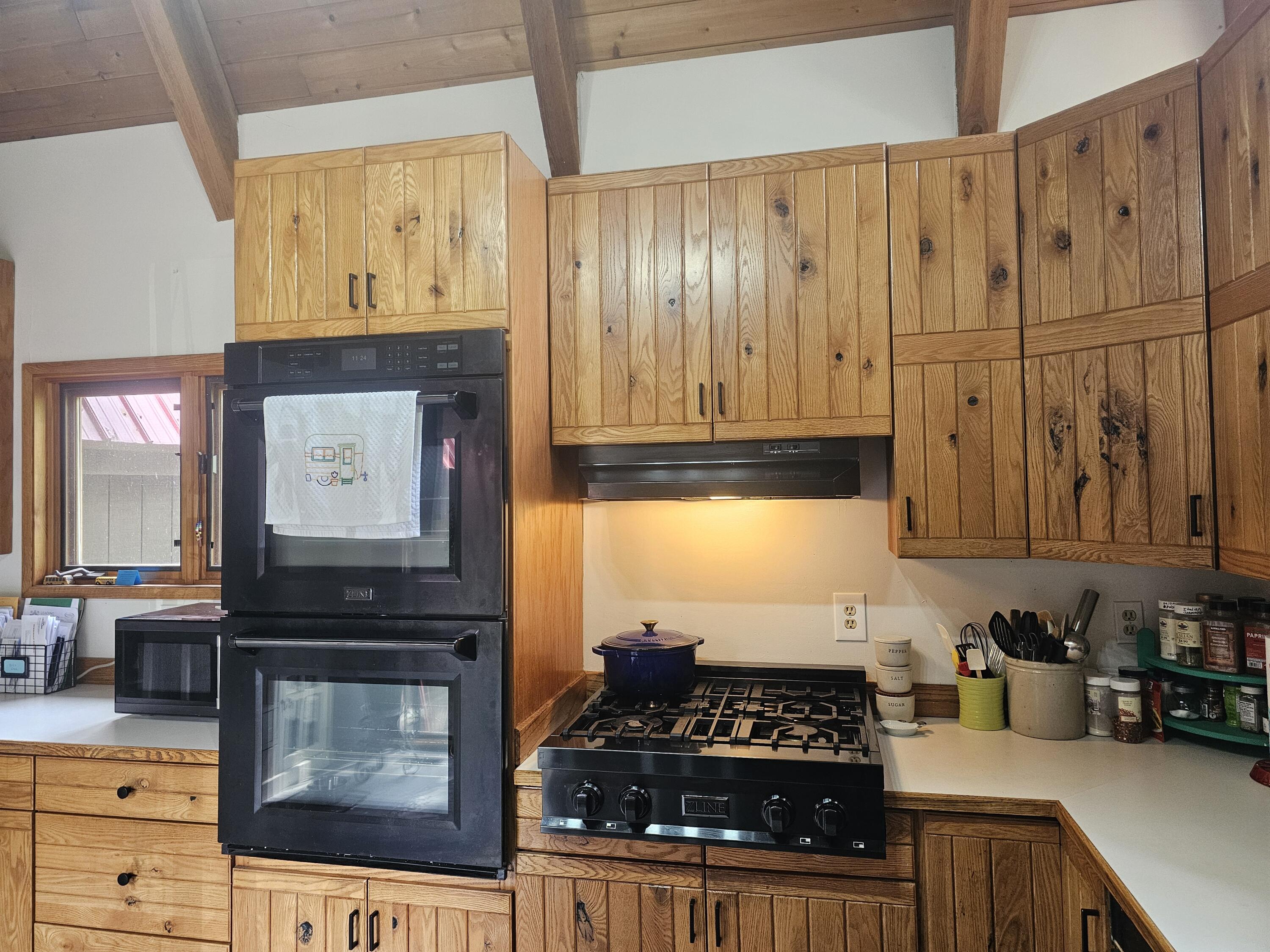 
                        Property photograph at
                        398462 HIGHWAY 20
                      