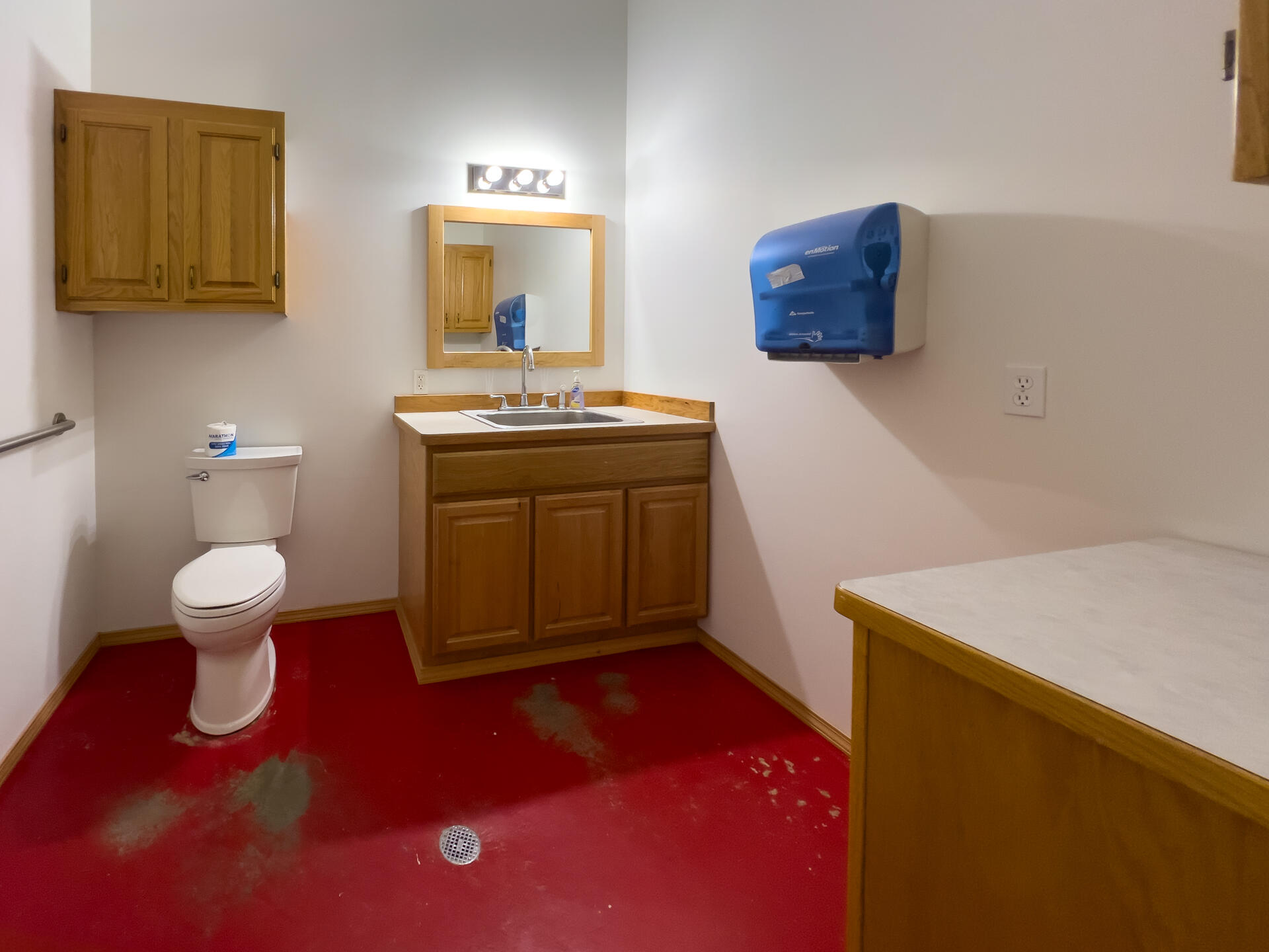 
                        Property photograph at
                        634 N 7TH ST E
                      