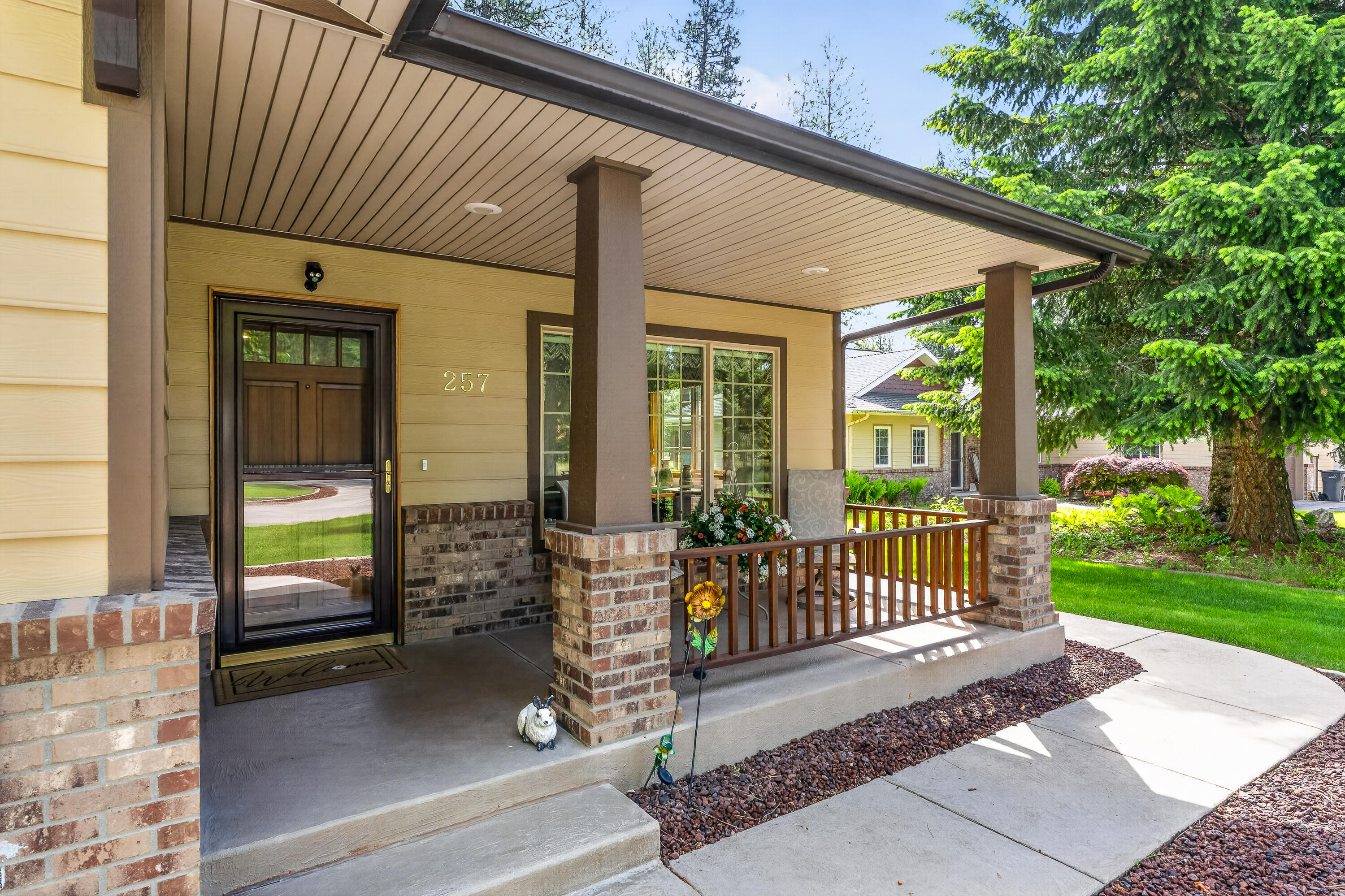 
                        Property photograph at
                        257 EAGLE DR
                      