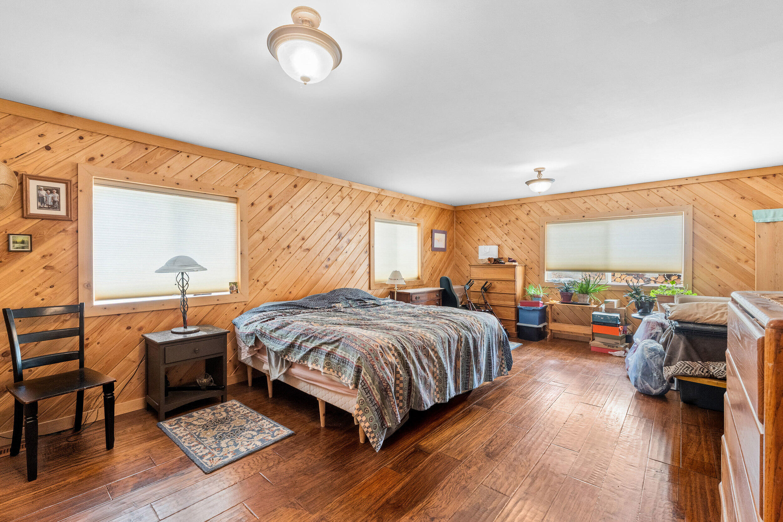 
                        Property photograph at
                        2852 HORSESHOE LAKE RD
                      
