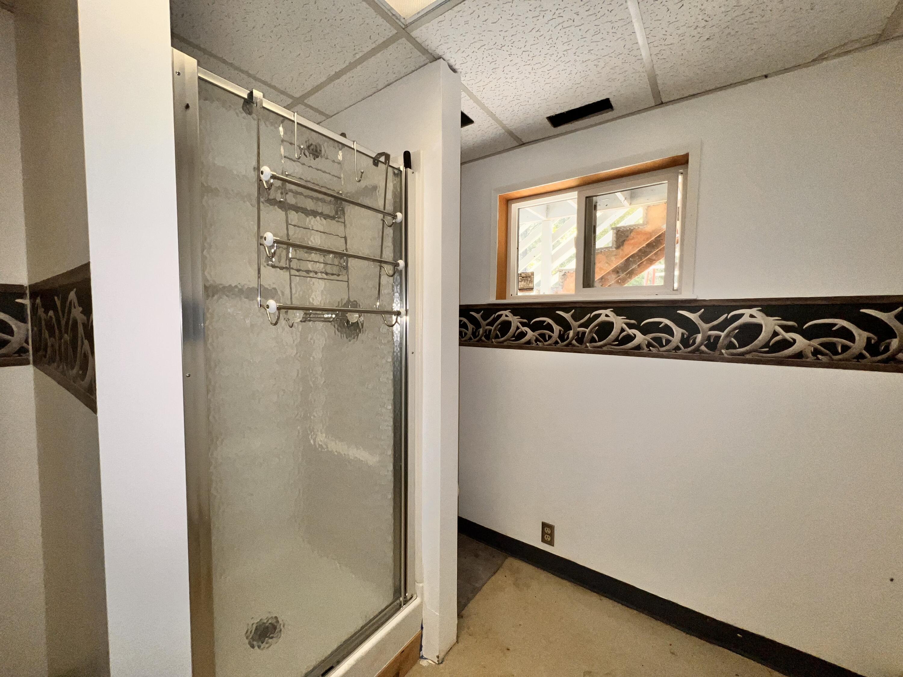 
                        Property photograph at
                        17320 HIGHWAY 21 N
                      