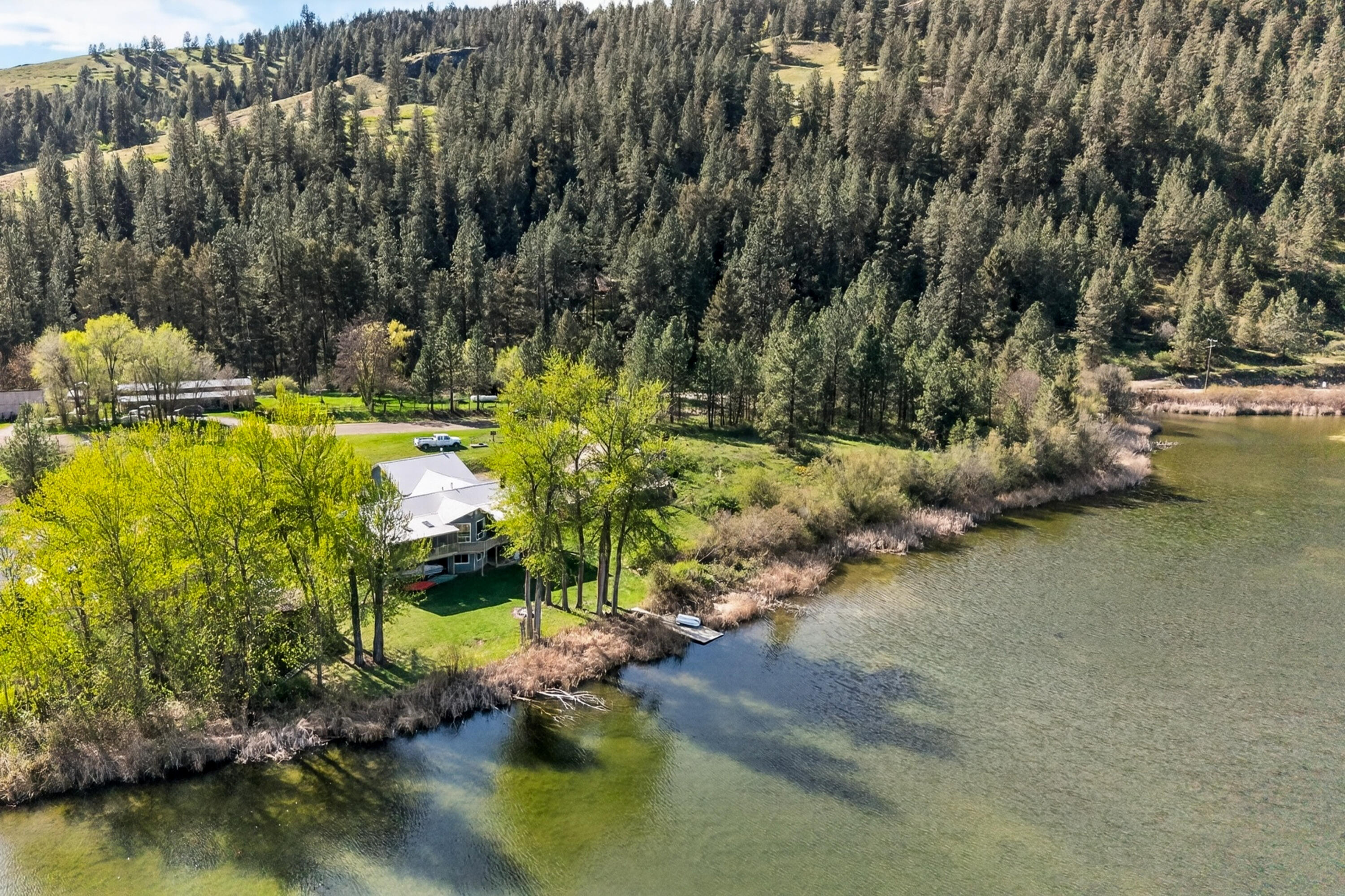 
                        Property photograph at
                        927 MISSION LAKE RD
                      