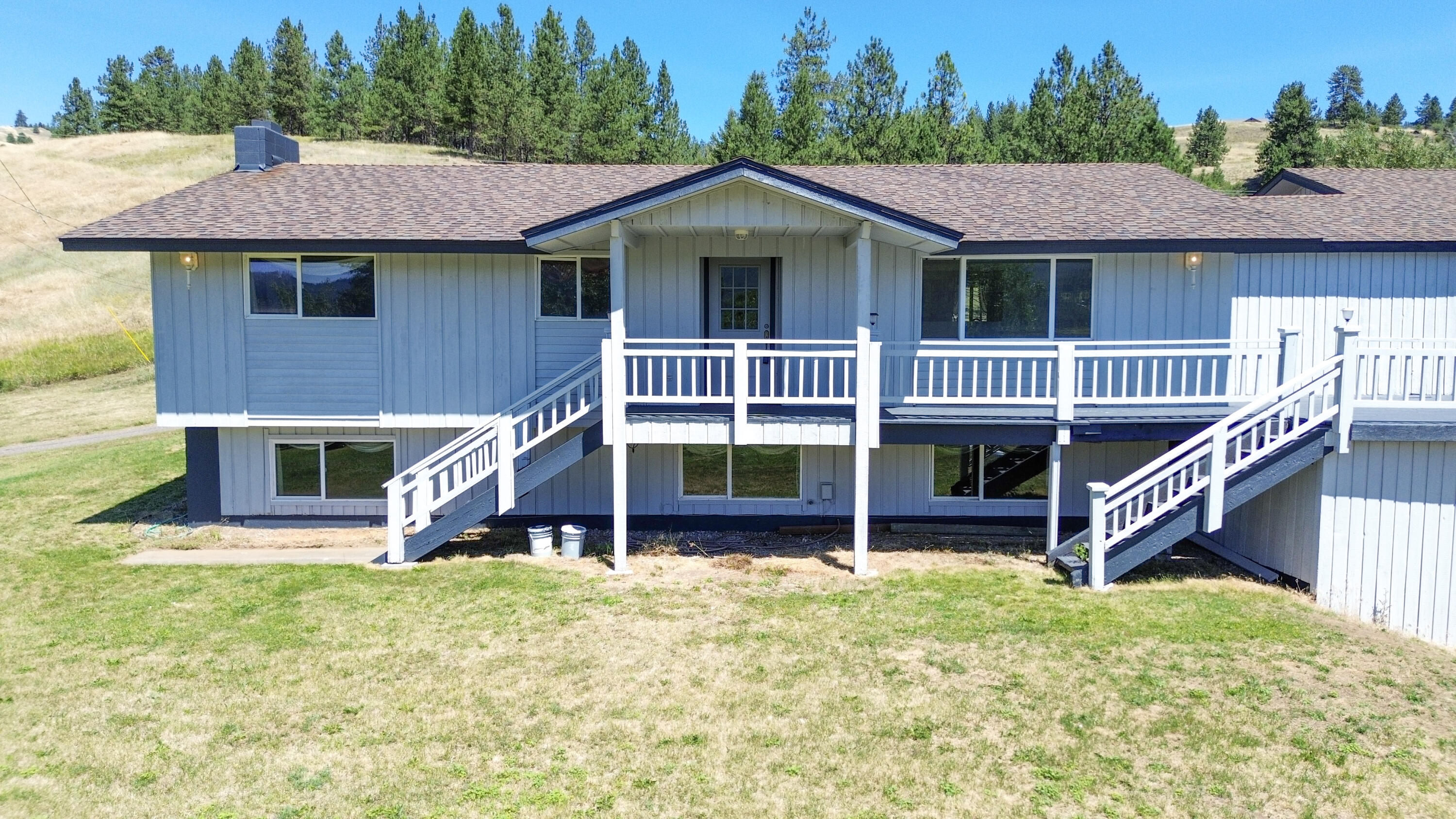 
                        Property photograph at
                        598 N HWY 395
                      