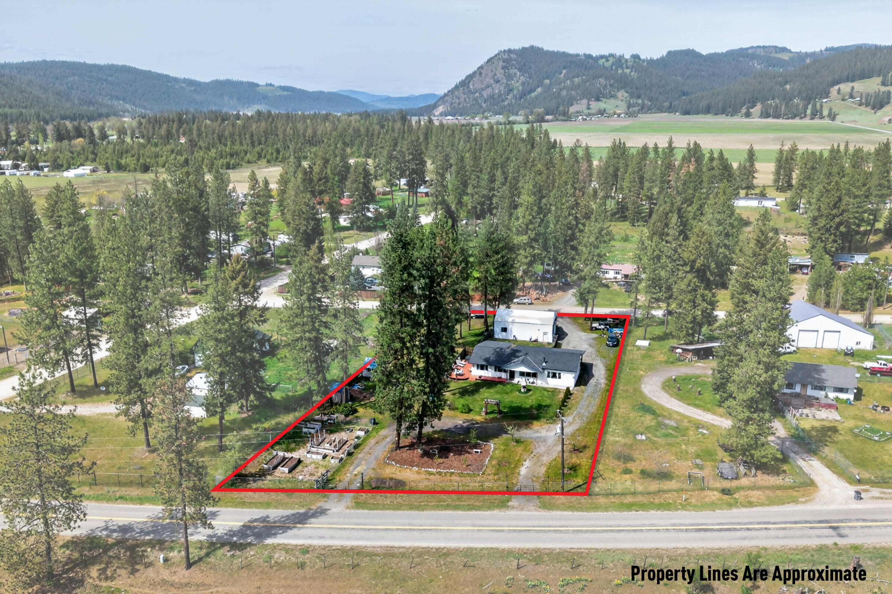 
                        Property photograph at
                        762 JOSEPH JESSICA RD
                      