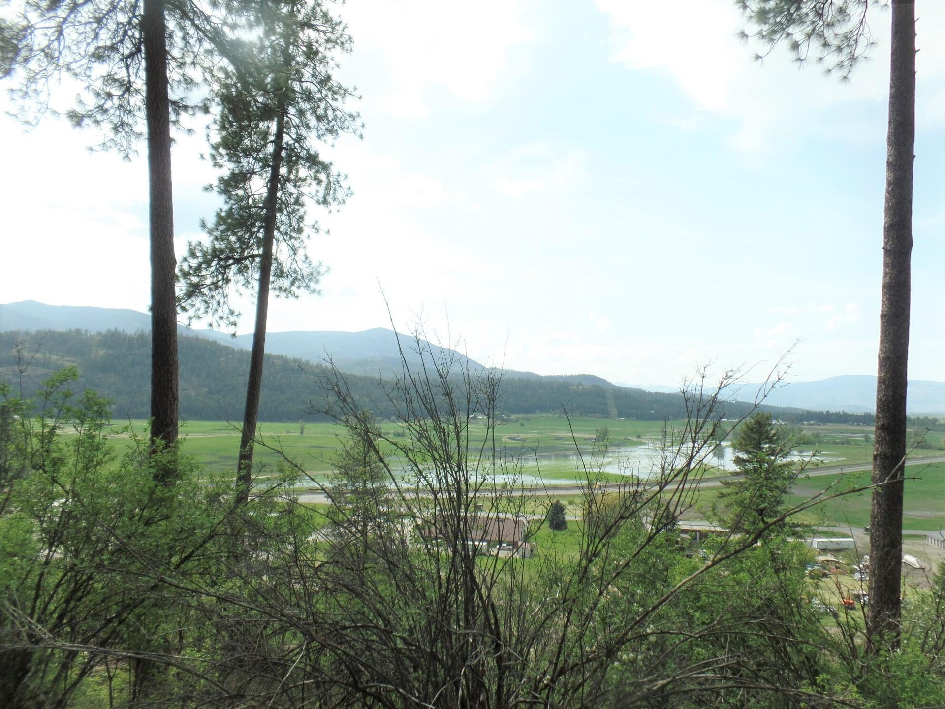 
                        Property photograph at
                        2XX HWY 395 N #B
                      