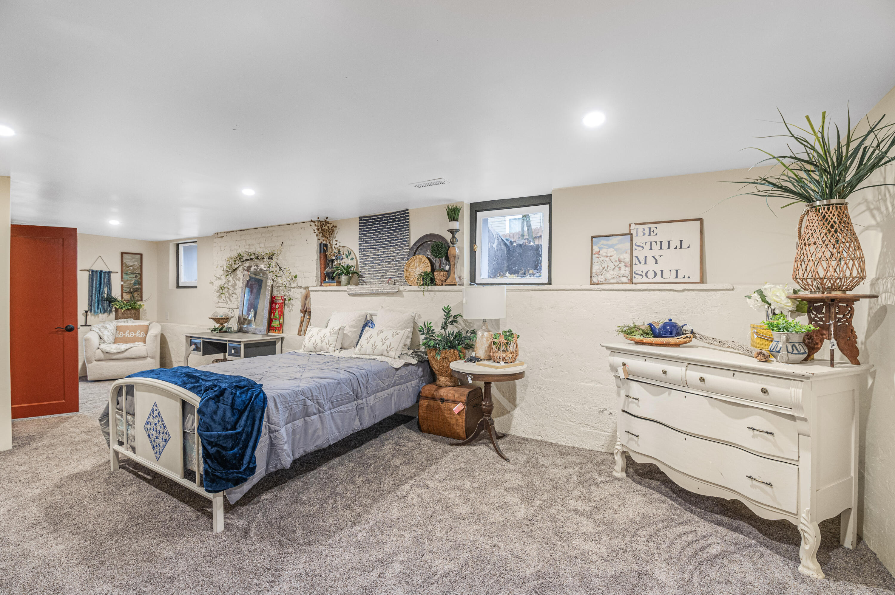 
                        Property photograph at
                        640 N ELM ST
                      
