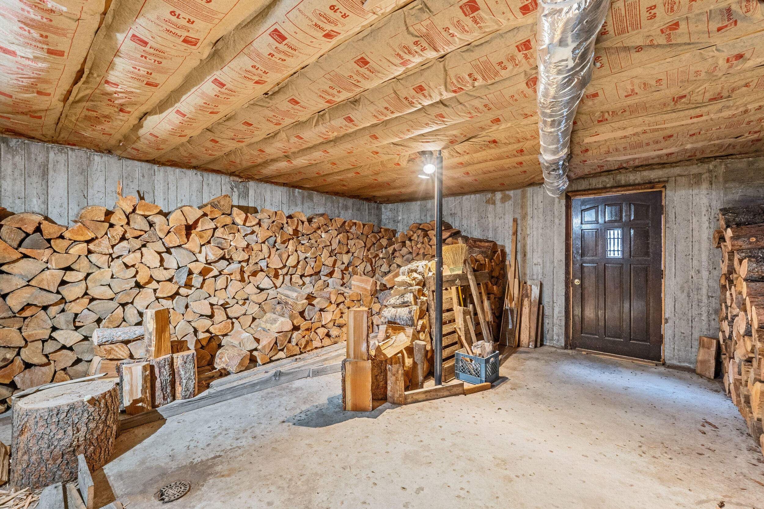 
                        Property photograph at
                        2852 HORSESHOE LAKE RD
                      