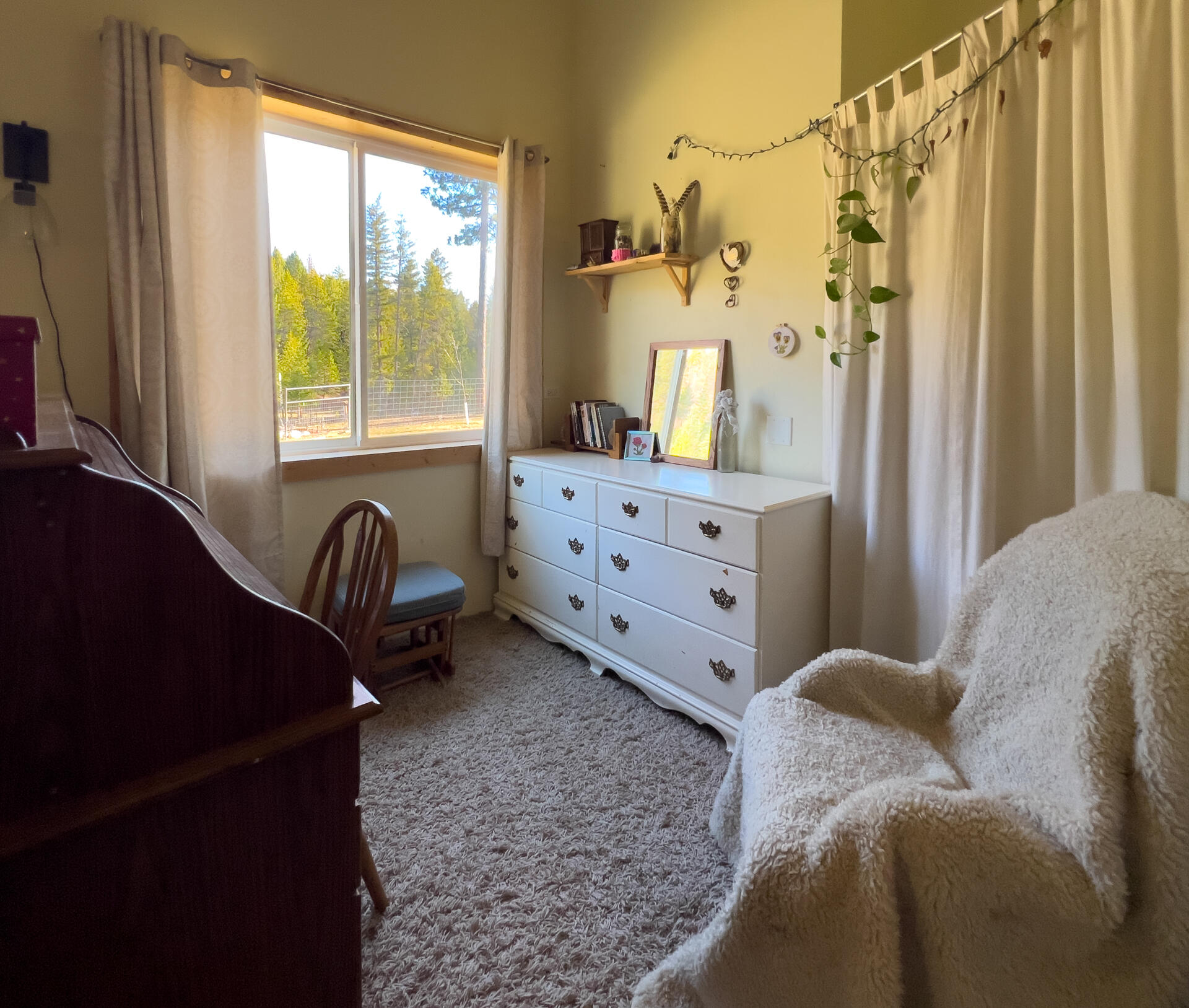 
                        Property photograph at
                        2559 F UNITED COPPER MINE RD
                      