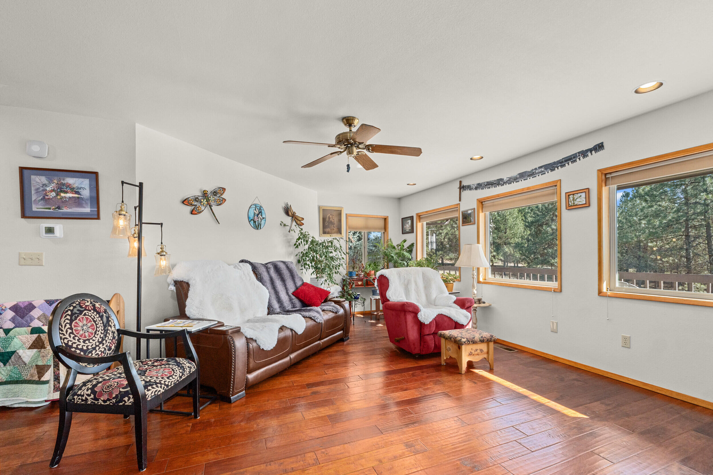 
                        Property photograph at
                        753 C ARDEN BUTTE RD
                      