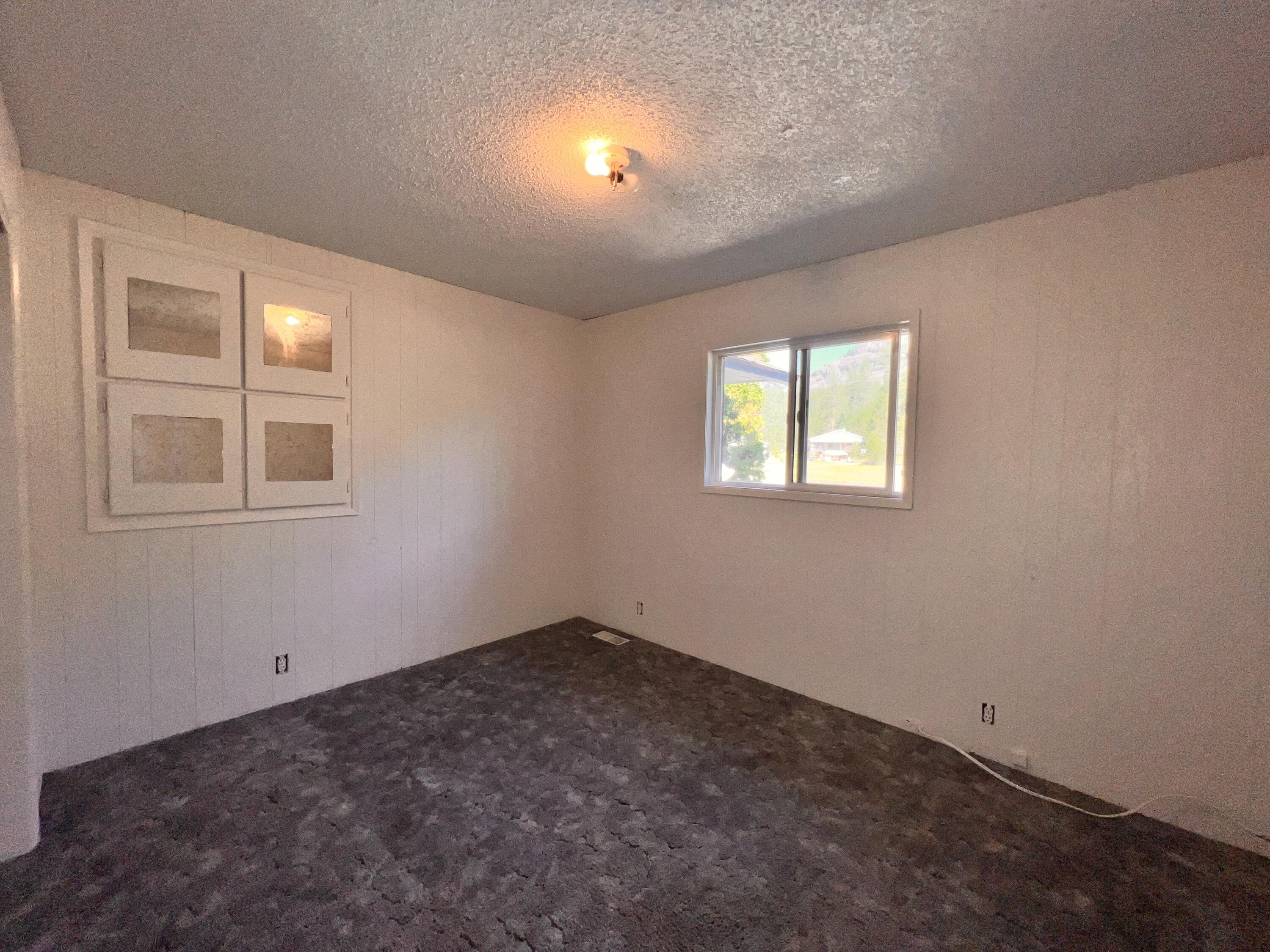 
                        Property photograph at
                        17320 HIGHWAY 21 N
                      