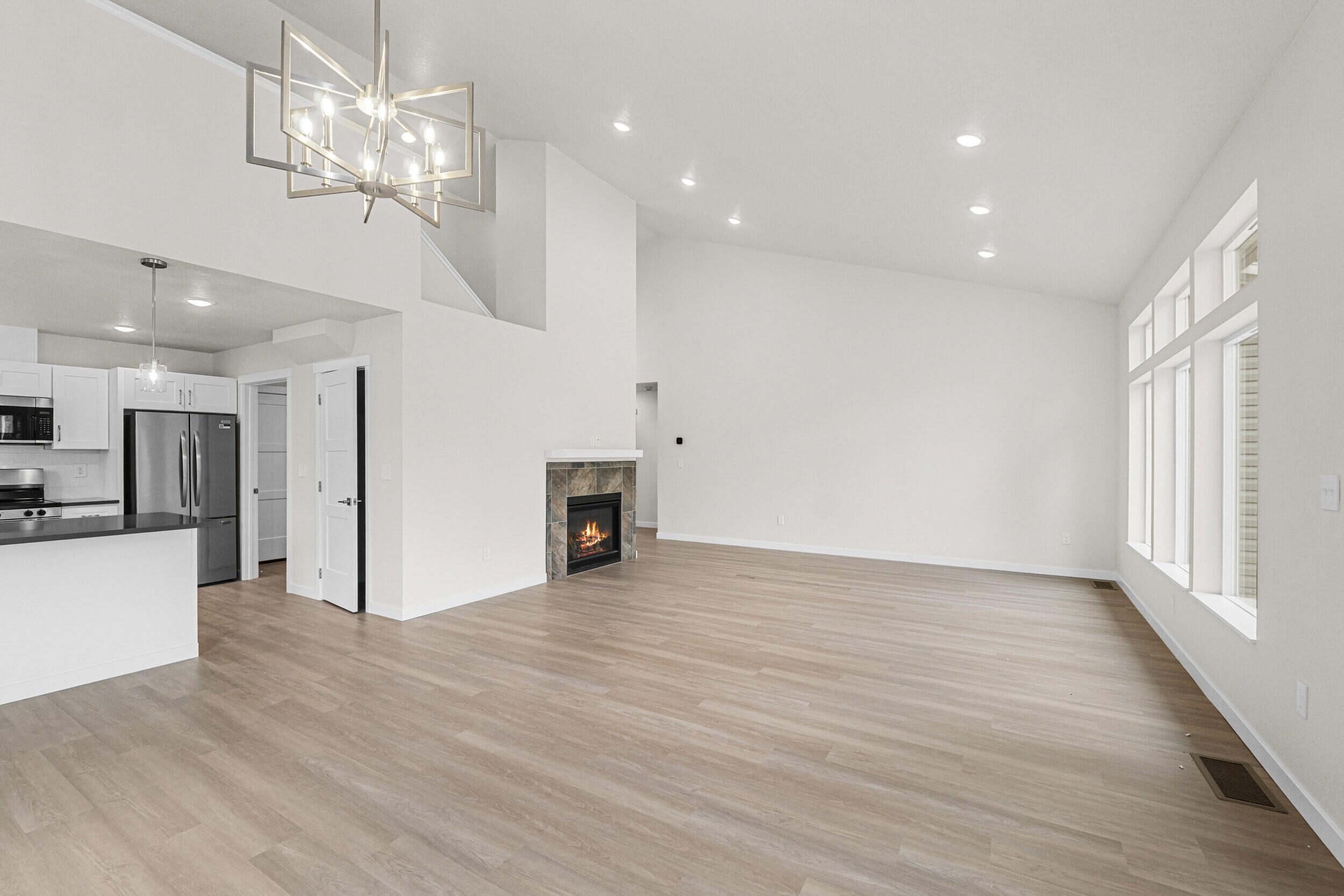 
                        Property photograph at
                        2528 CANYON CREST WAY
                      