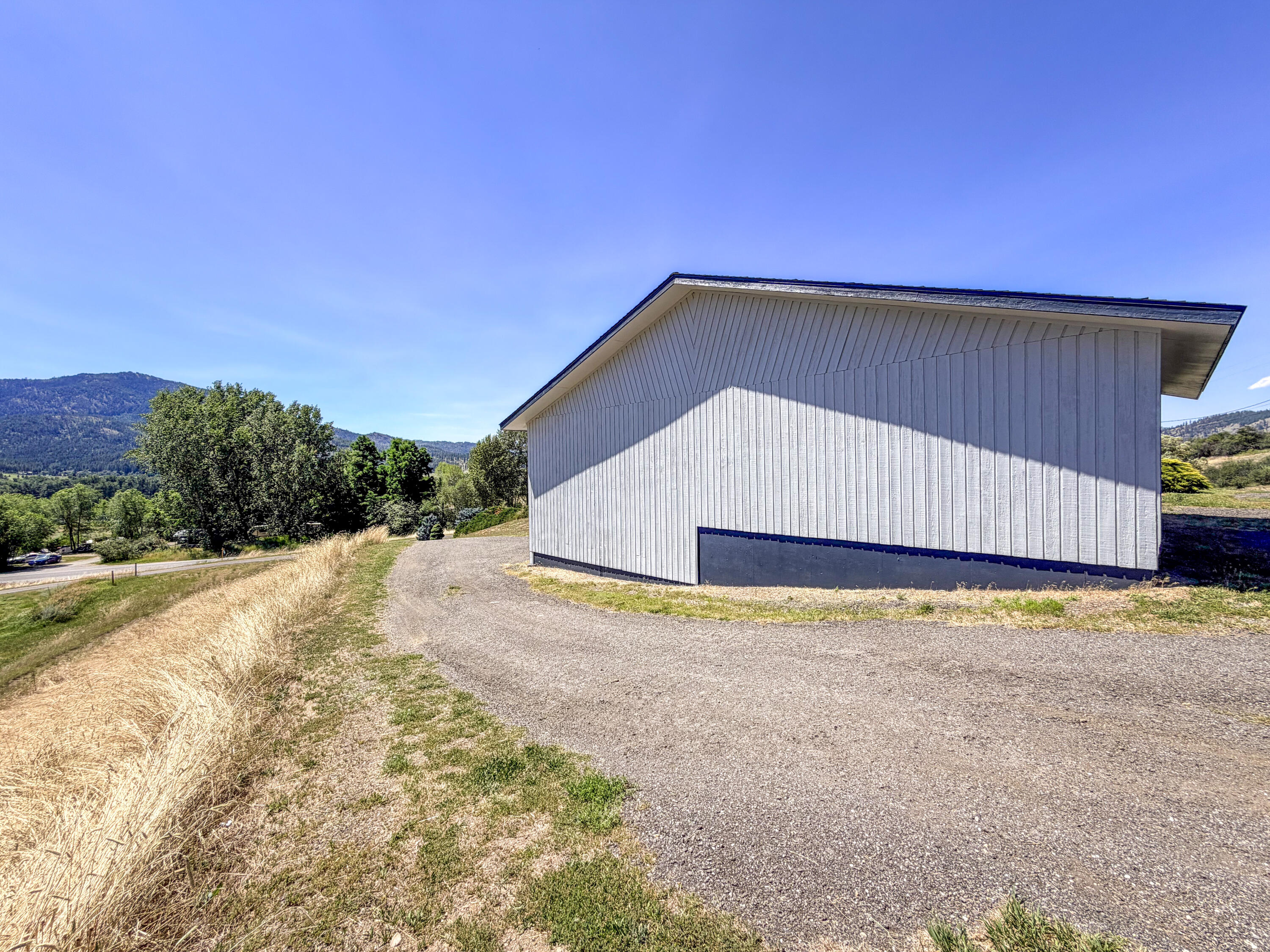 
                        Property photograph at
                        598 N HWY 395
                      