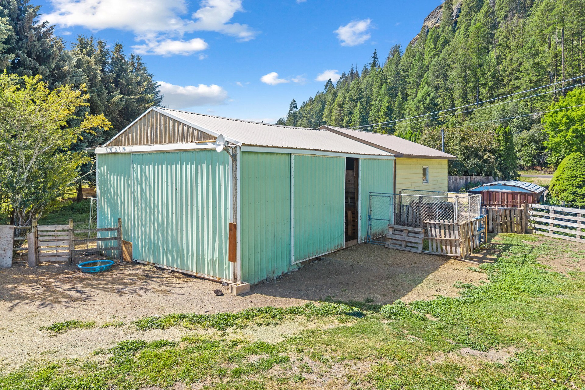 
                        Property photograph at
                        511 VALLEY WESTSIDE RD
                      