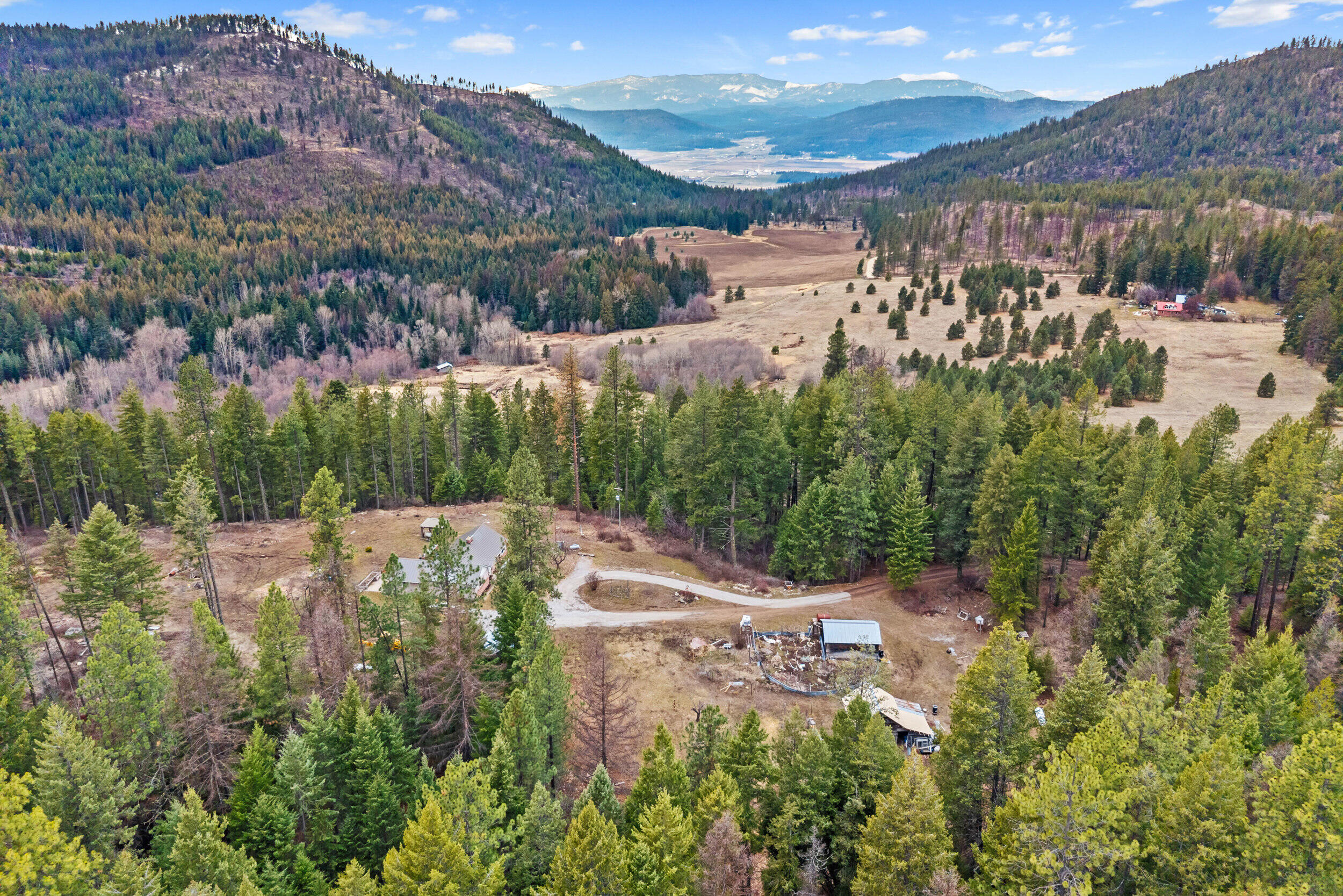 
                        Property photograph at
                        2852 HORSESHOE LAKE RD
                      