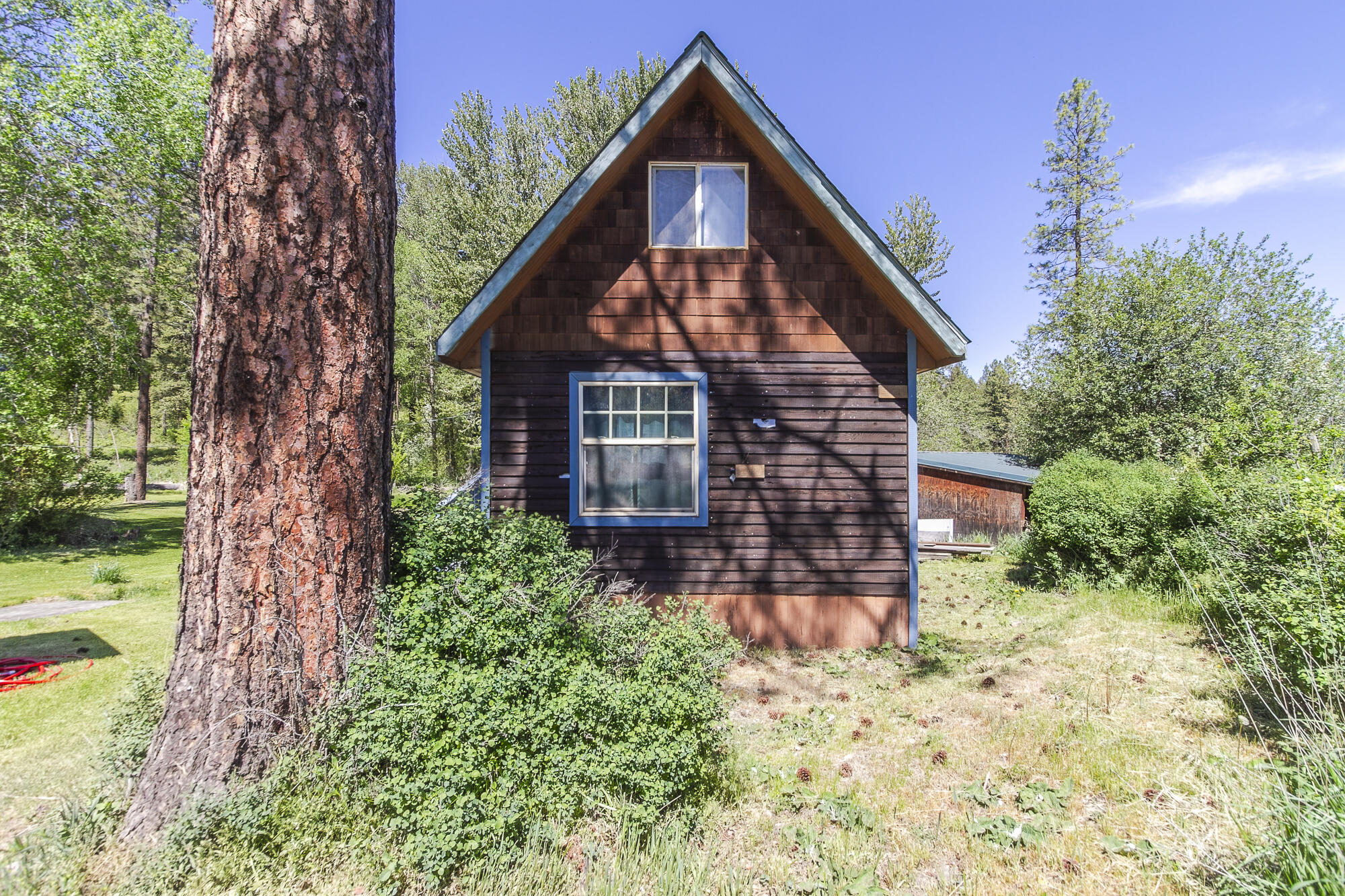 
                        Property photograph at
                        798 BARZEE RD
                      