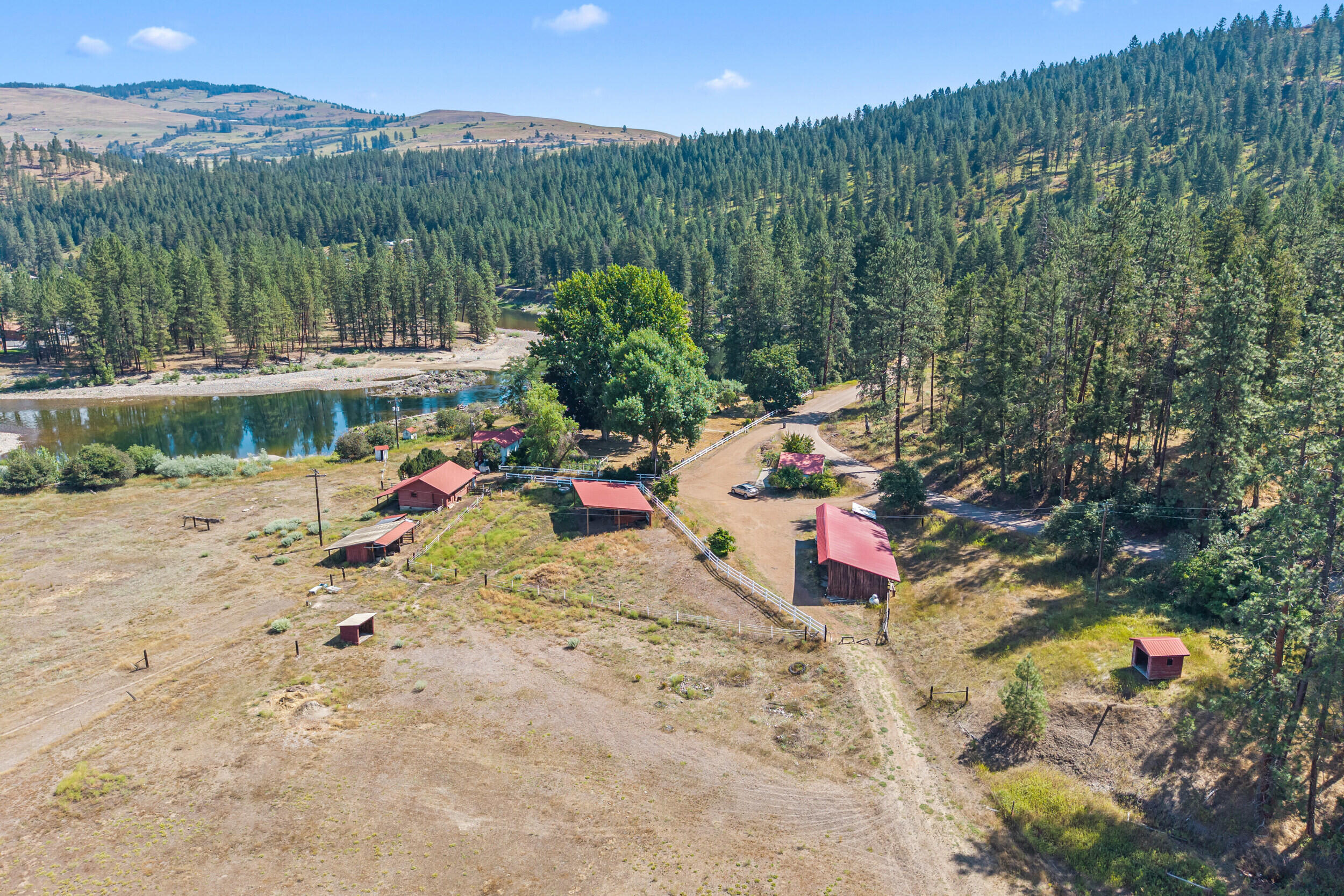 
                        Property photograph at
                        2339 KETTLE RIVER RD
                      